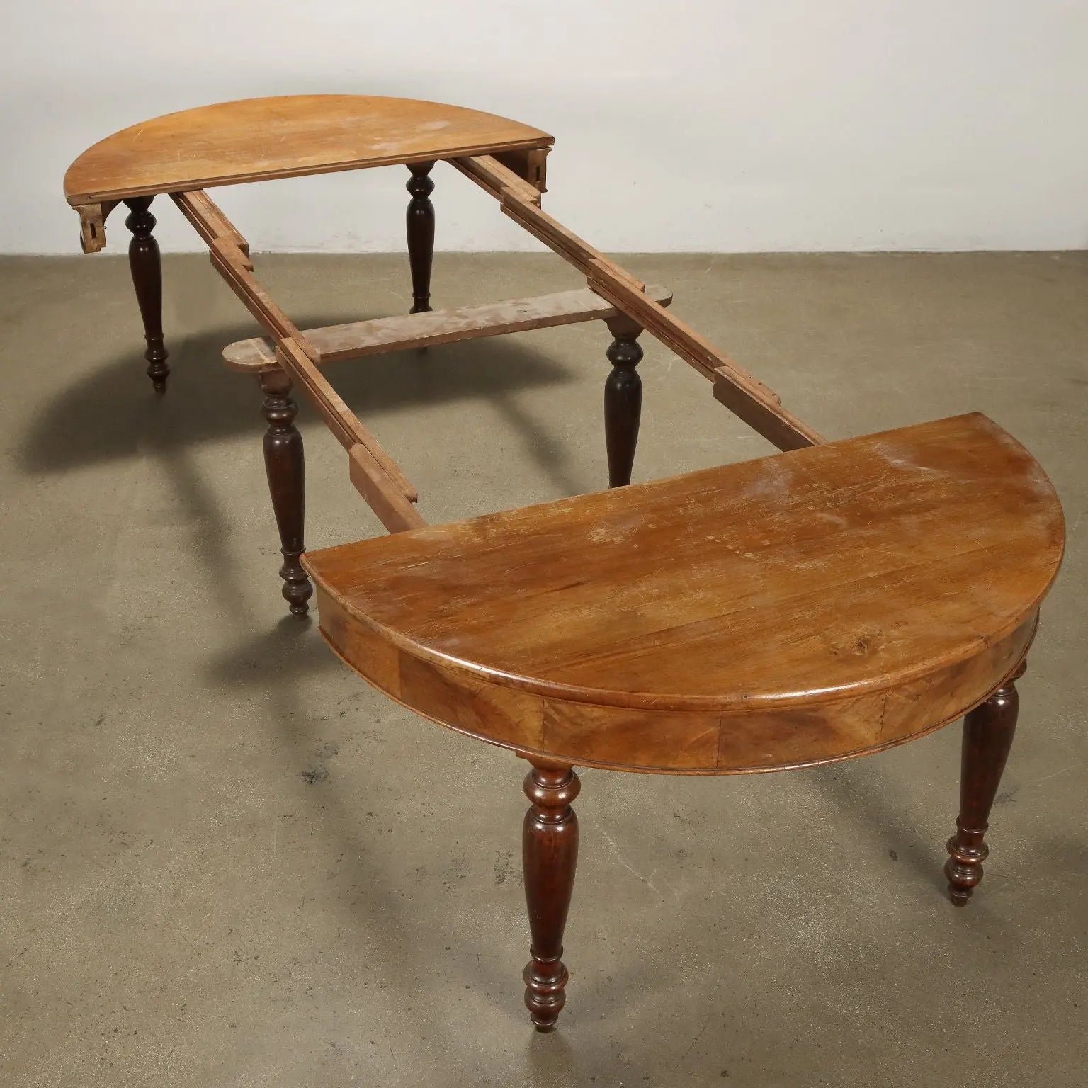 Antique Extendable Table Walnut Without Extensions '800 - Lombardy, Mid XIX Century | Antiques | Tables