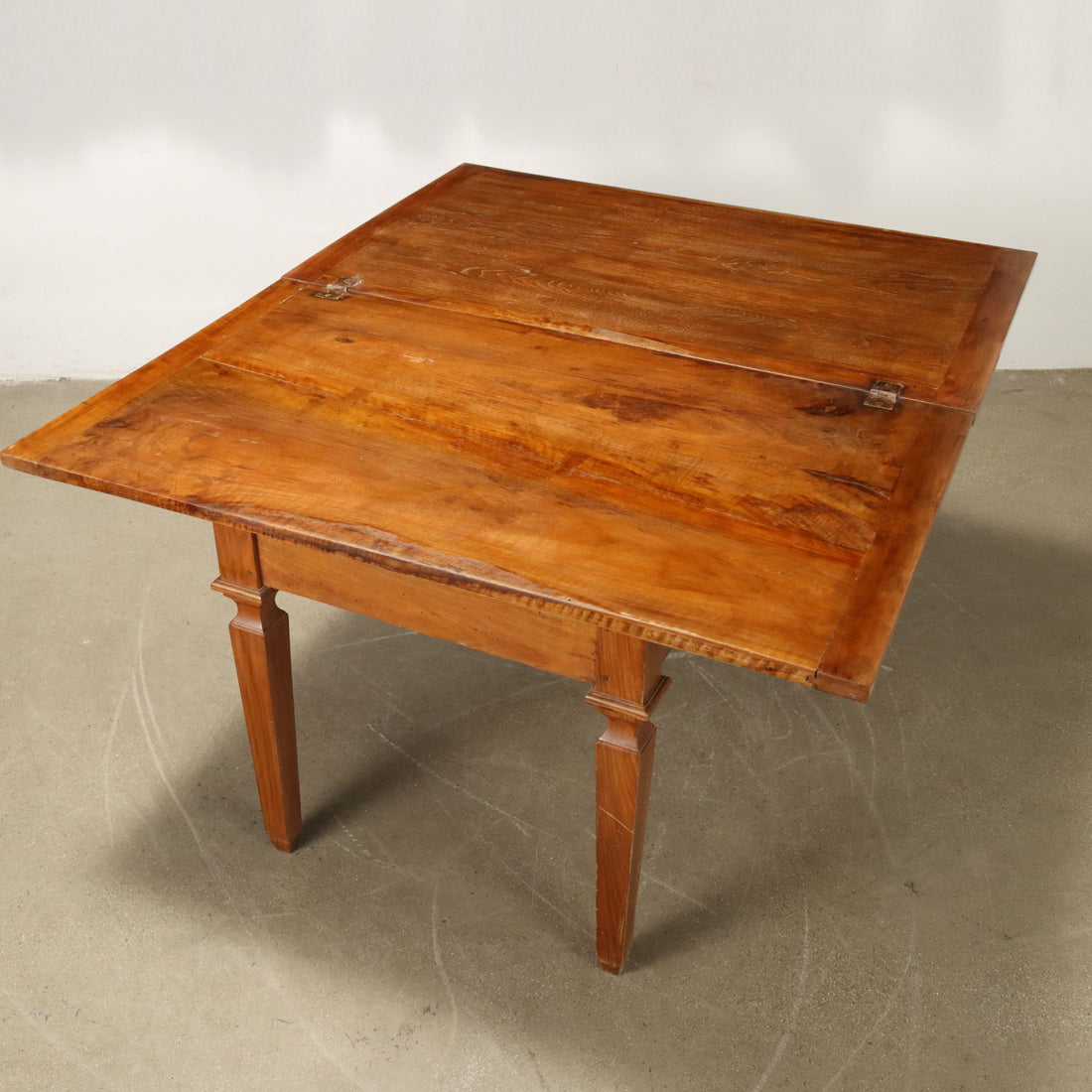  | Antiques  Tables