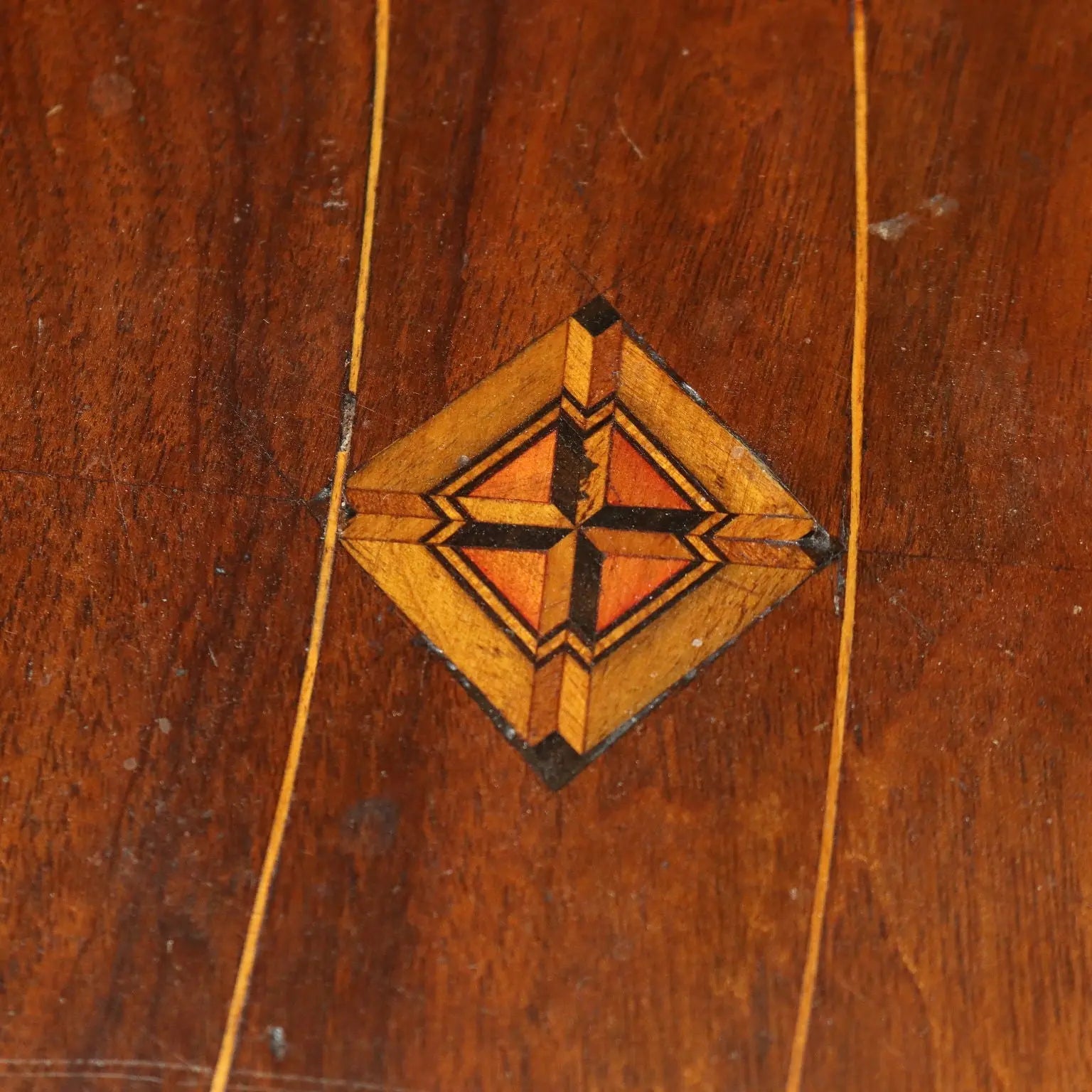 Antique Table Walnut Veneer Italy XIX Century - England, Late XIX Century | Antiques | Tables