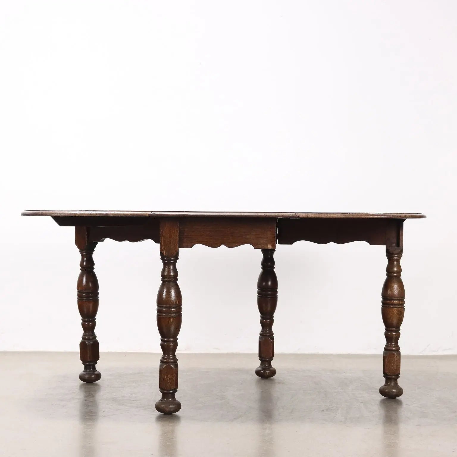 Antique Extendable Table Oak United Kingdom XX Century - England, XX Century | Antiques | Tables