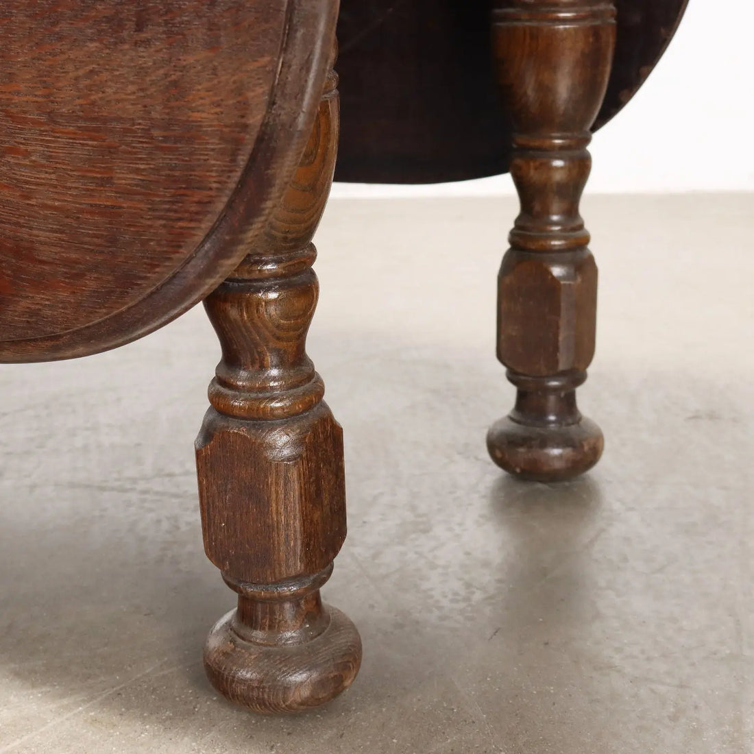 Antique Extendable Table Oak United Kingdom XX Century - England, XX Century | Antiques | Tables