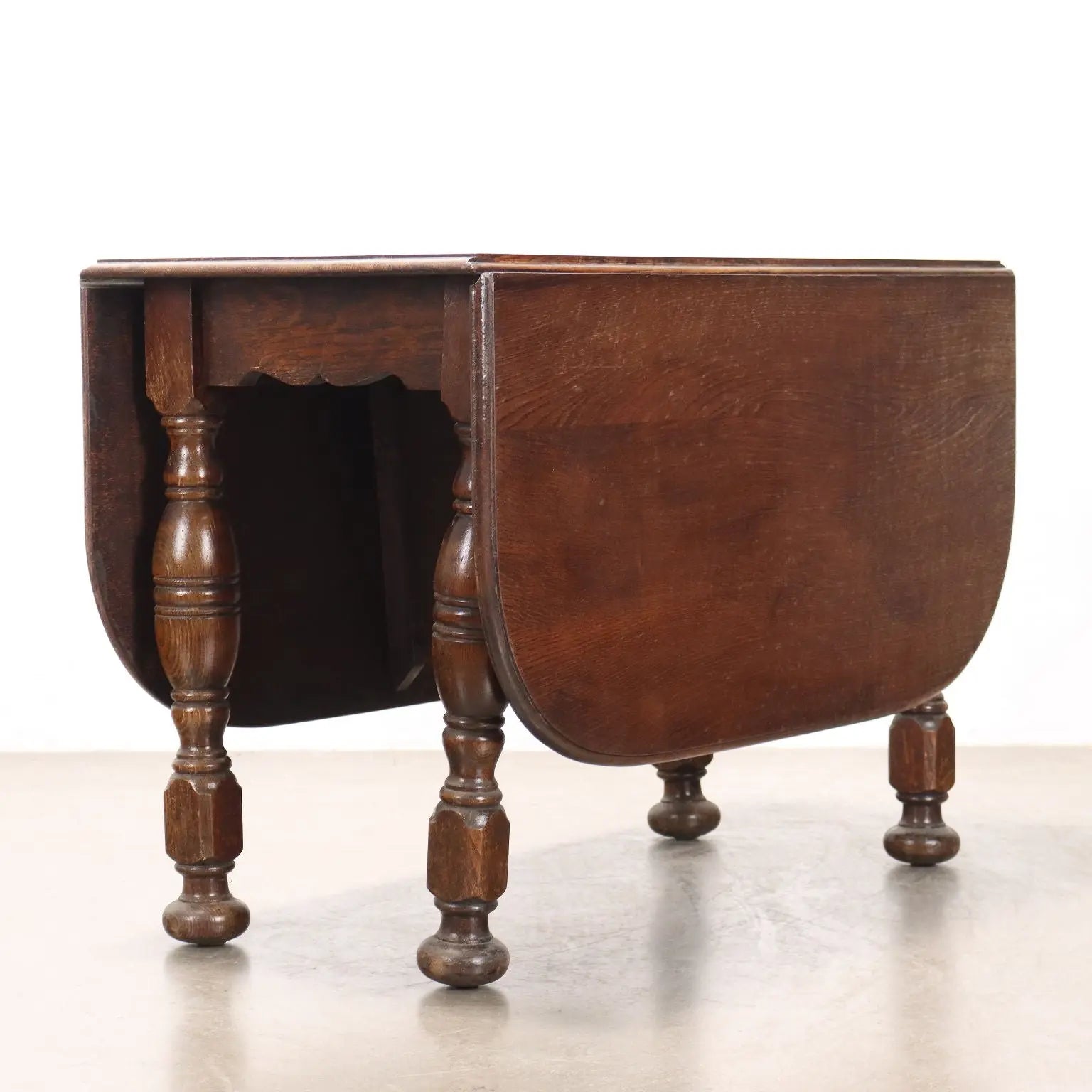 Antique Extendable Table Oak United Kingdom XX Century - England, XX Century | Antiques | Tables