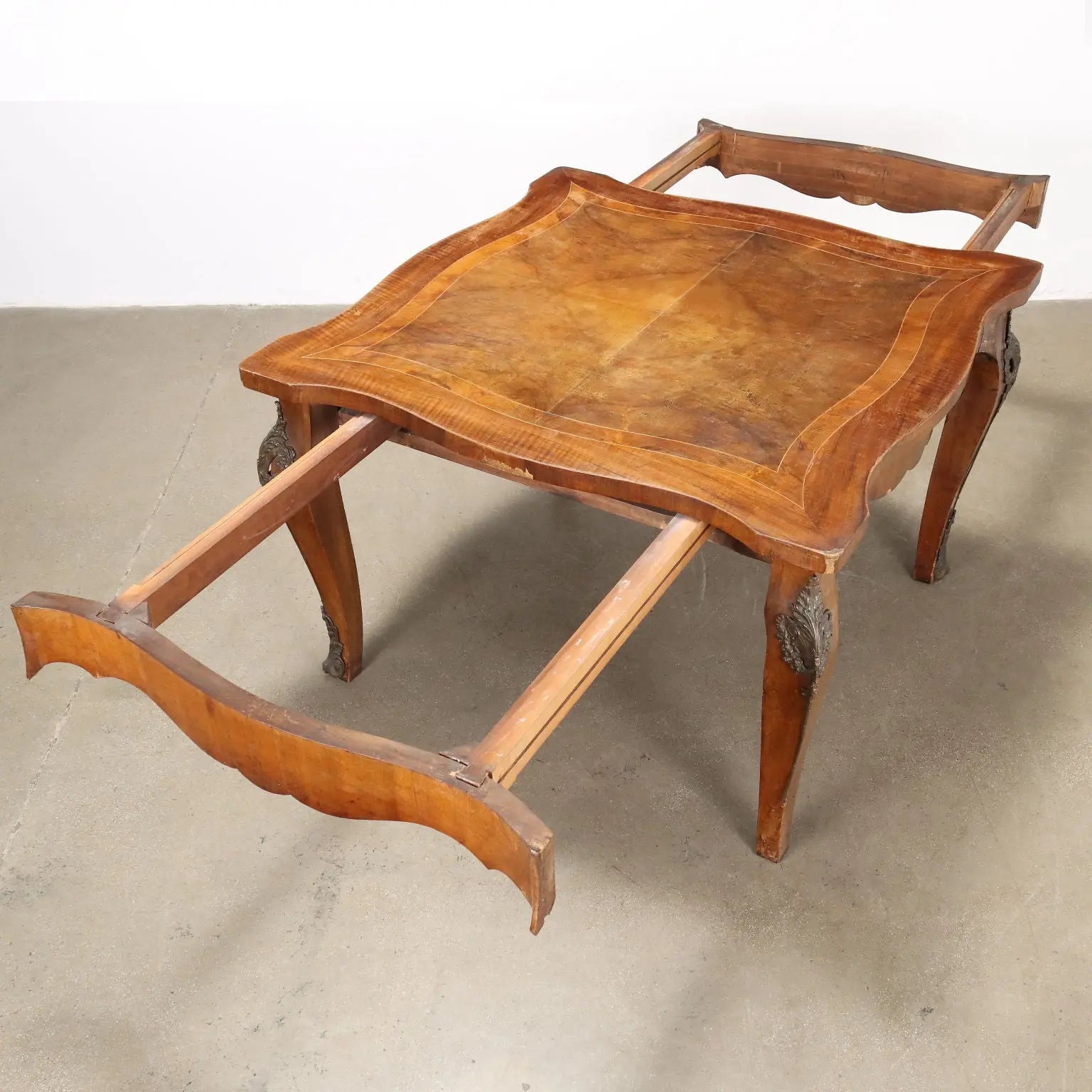 Extendable Chippendale Style Table in Mahogany