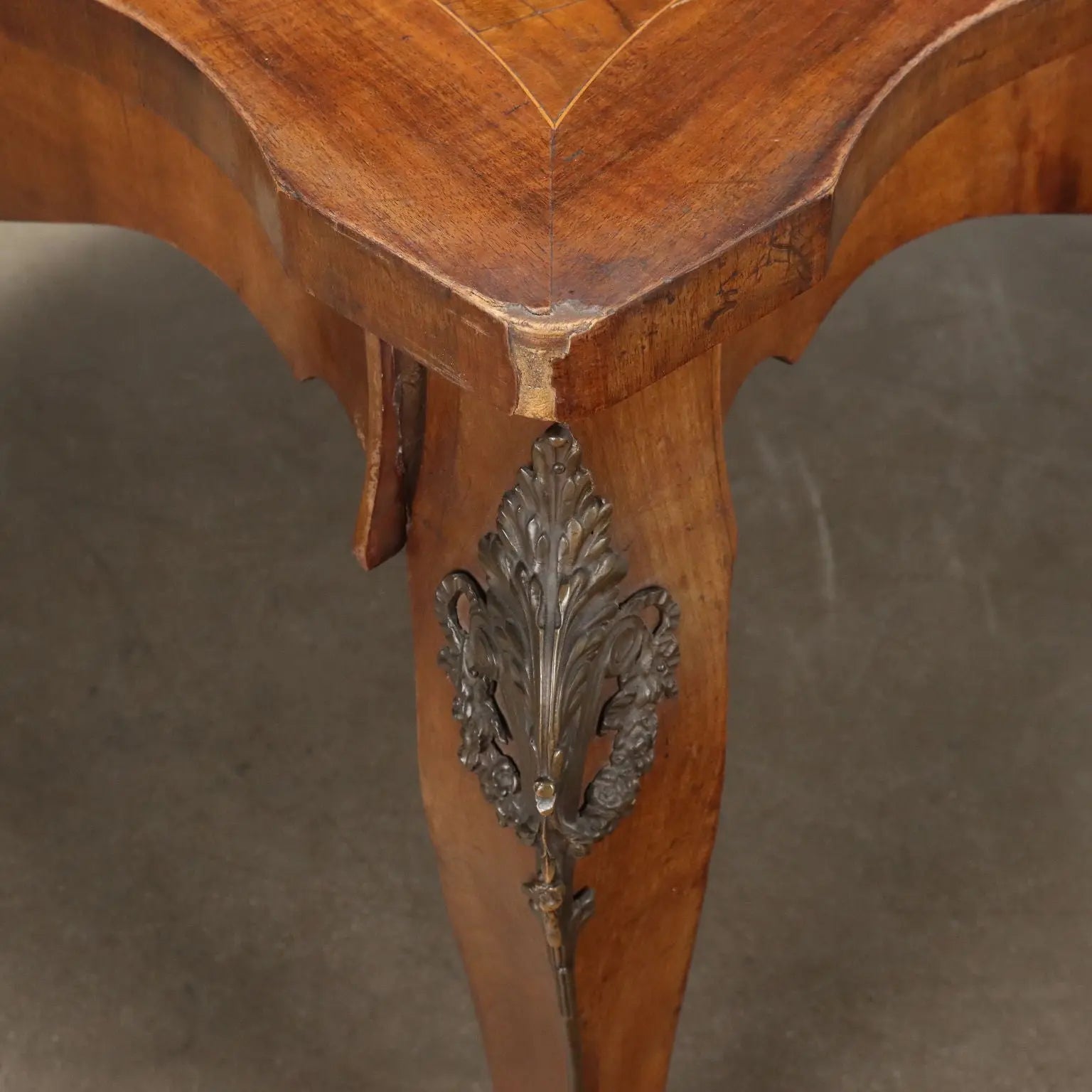 Extendable Chippendale Style Table in Mahogany