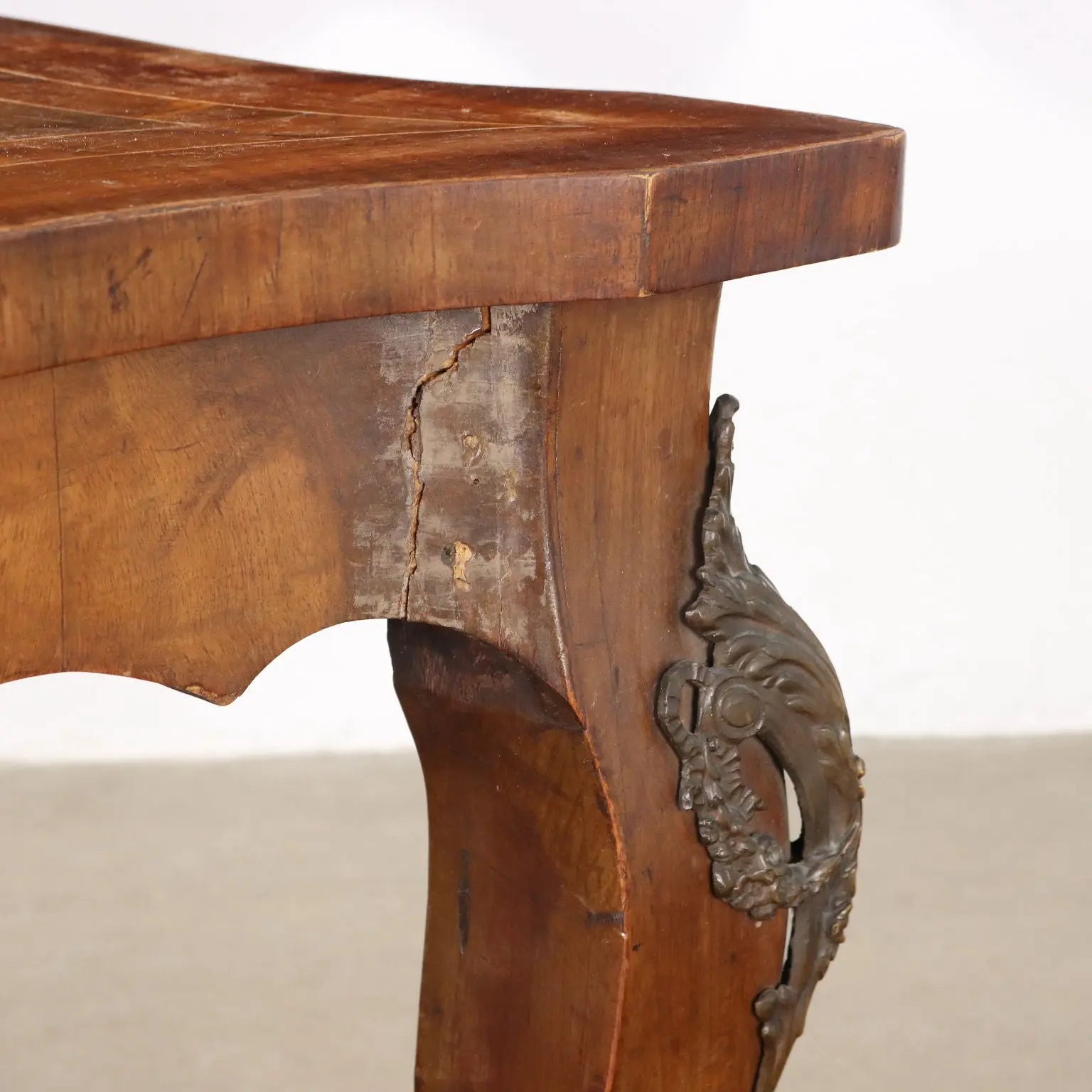 Extendable Chippendale Style Table in Mahogany