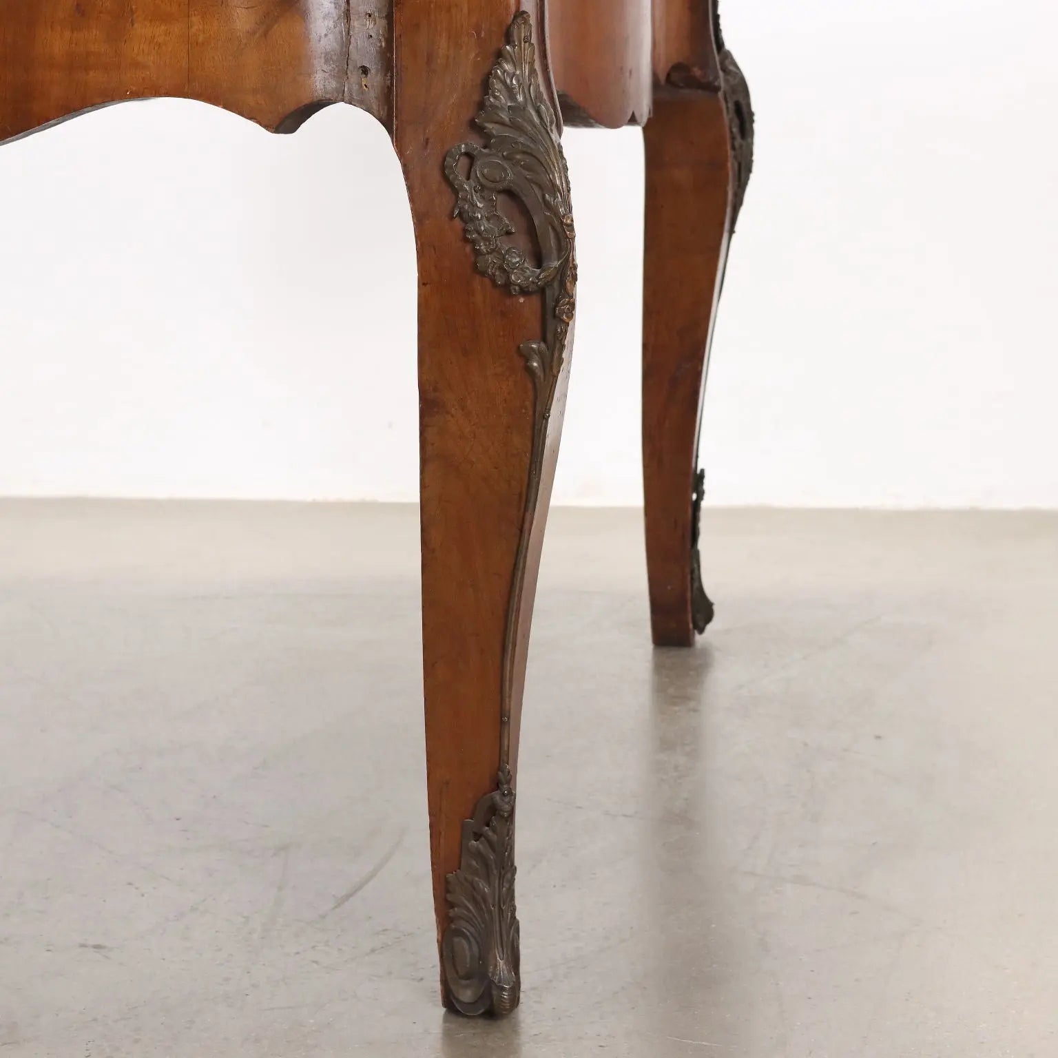 Extendable Chippendale Style Table in Mahogany