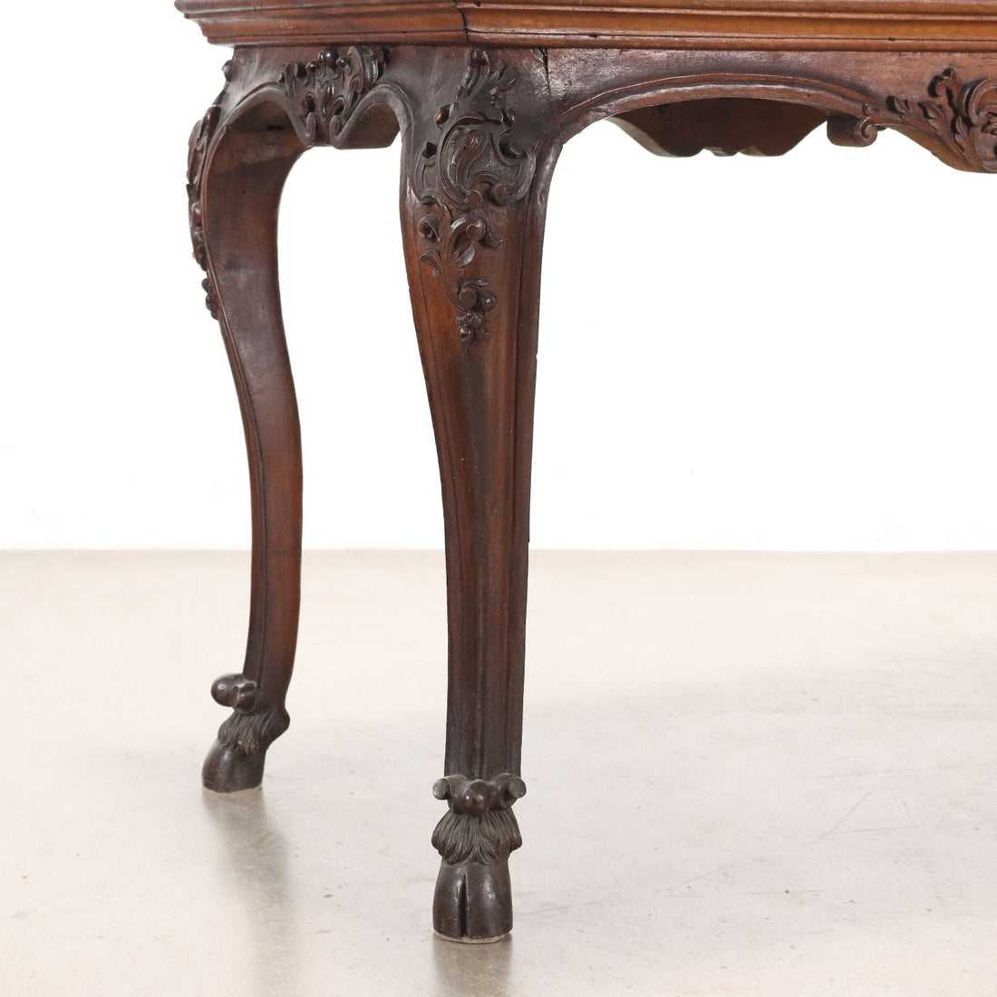  | Antiques  Tables