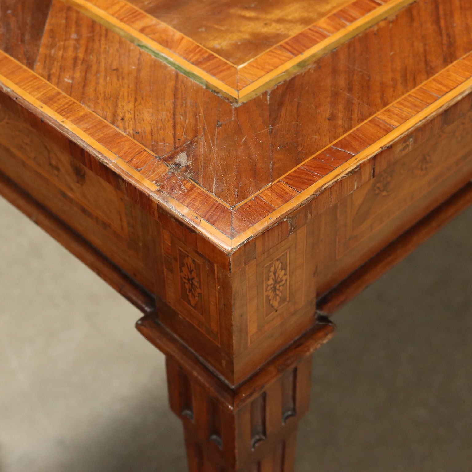  | Antiques  Tables