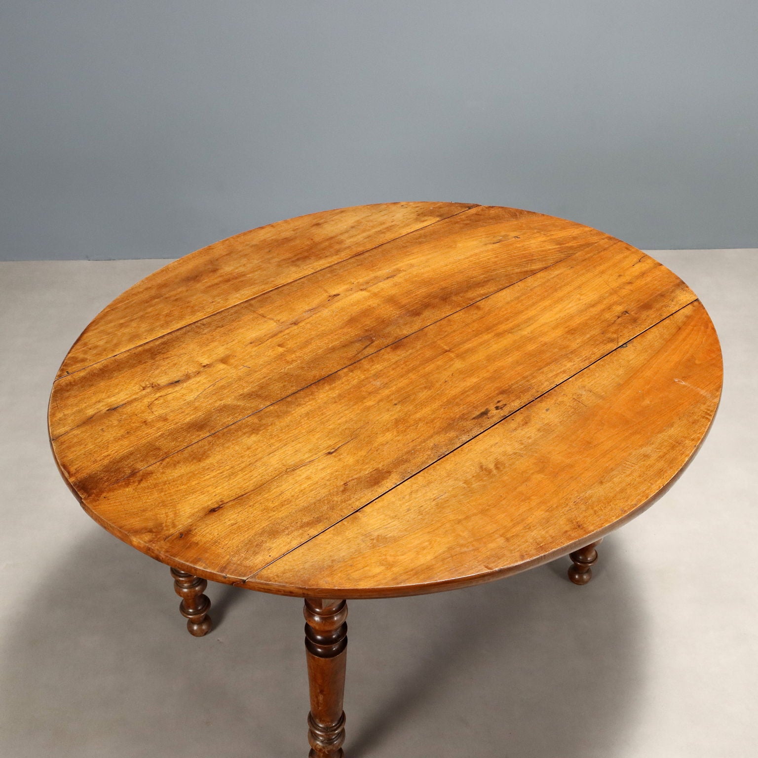  | Antiques  Tables