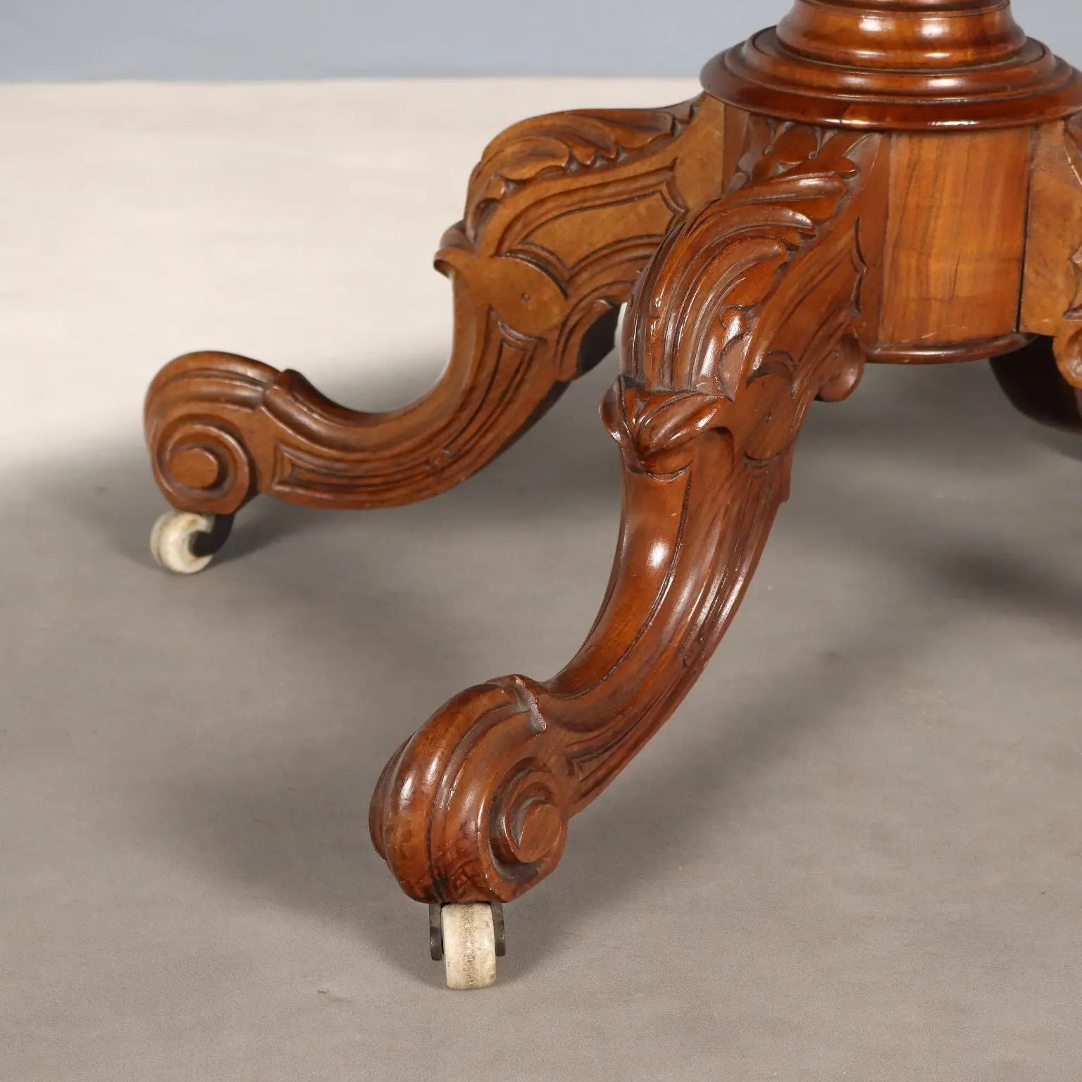 Mahogany Tilt-Top Table - England, 19th Century