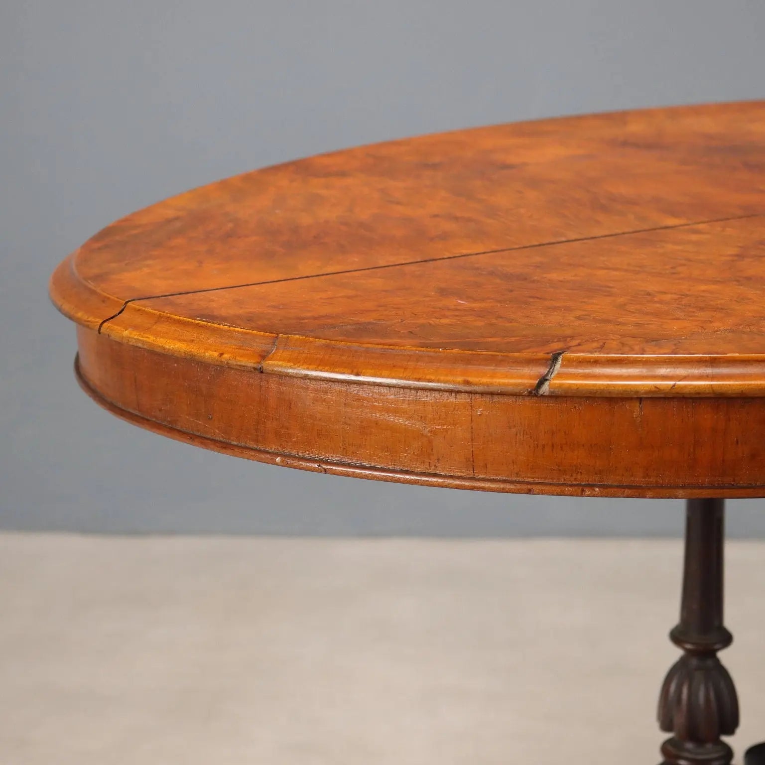 Antique Table Mahogany Mahogany Burl XIX Century - England, XIX Century | Antiques | Tables
