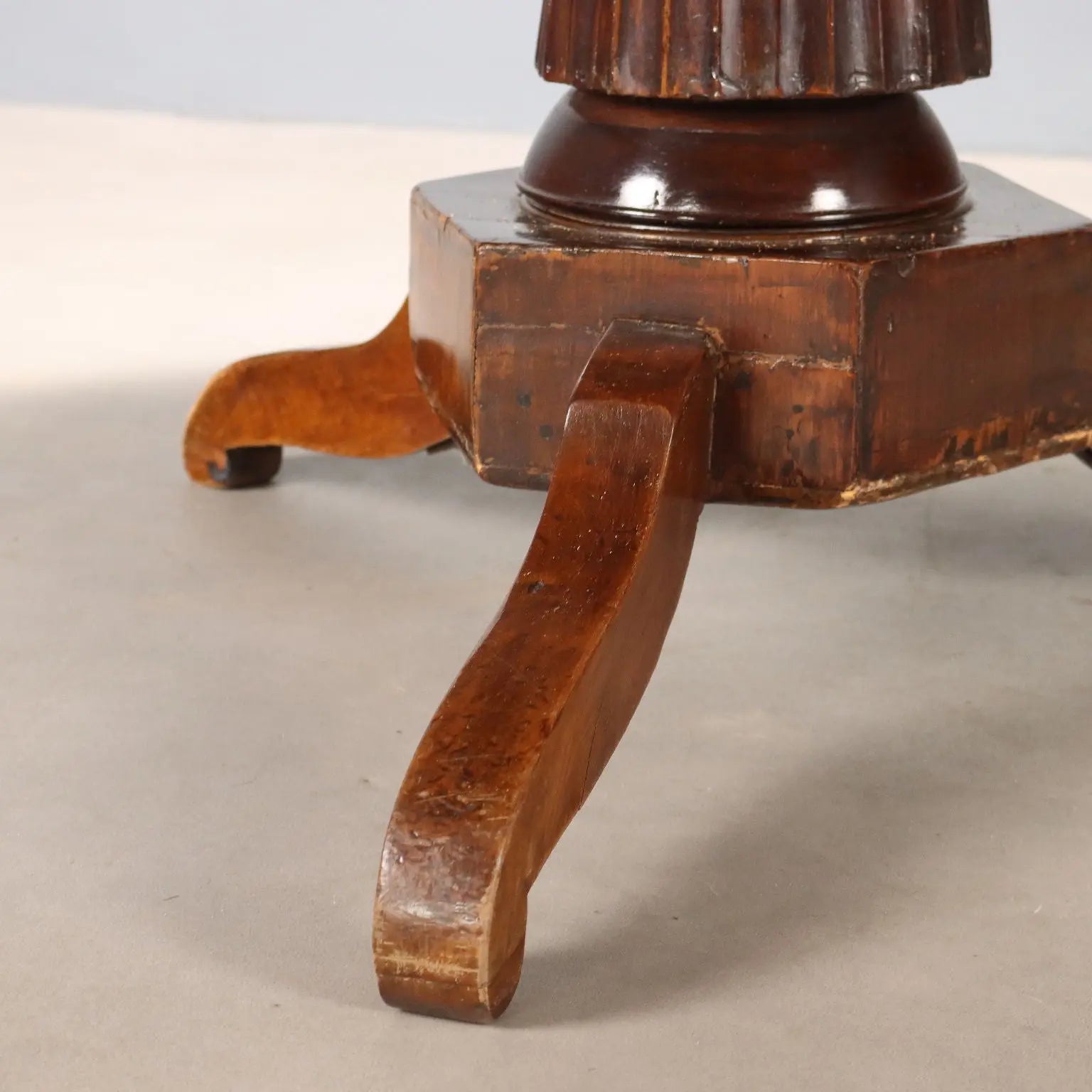 Antique Round Table Walnut Inlays Drawer Italy XIX Century - Italy, XIX Century | Antiques | Tables