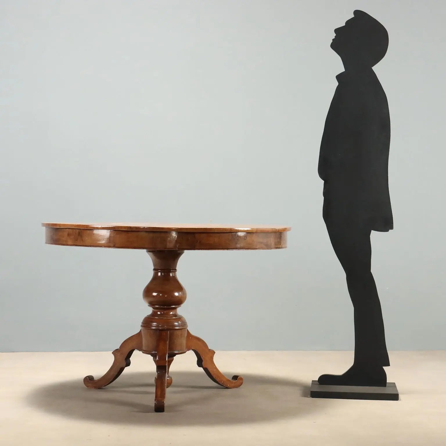 Round Walnut Table with Inlay, 19th Century