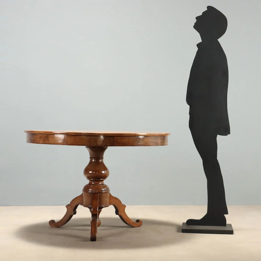 Round Walnut Table with Inlay, 19th Century