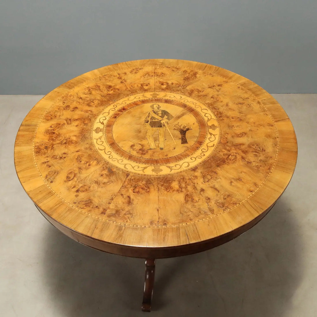 Round Walnut Table with Inlay, 19th Century