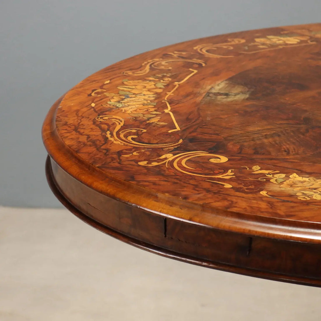 Inlaid Mahogany Tilt-Top Table, England 1800s