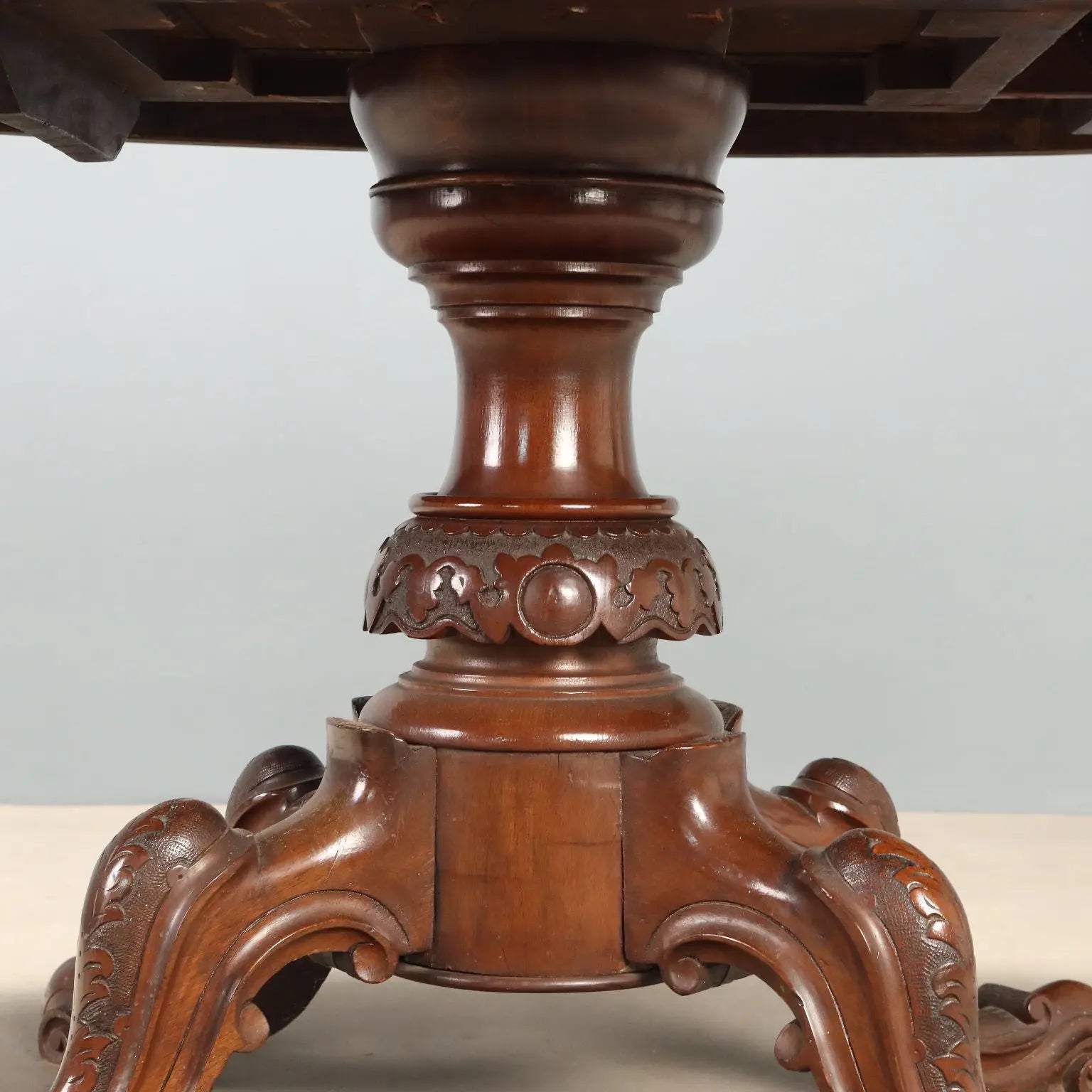 Inlaid Mahogany Tilt-Top Table, England 1800s