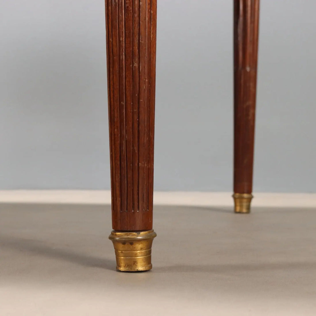 Antique Table Mahogany Gilded Bronze Glass United Kingdom '900 - England, Early XX Century | Antiques | Tables