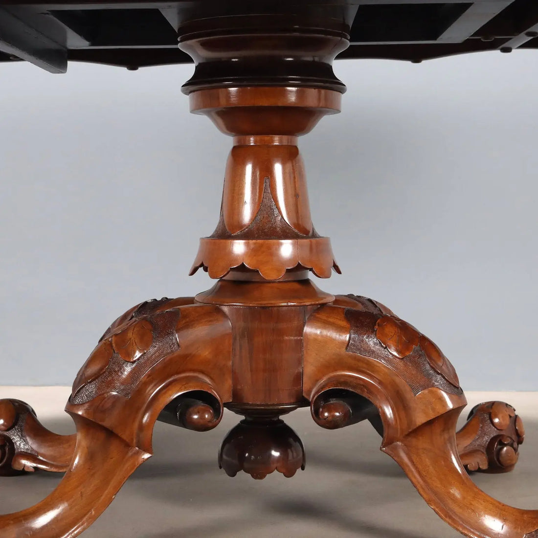 Antique Table Oval Top Mahogany Burl Inlays United Kingdom '800