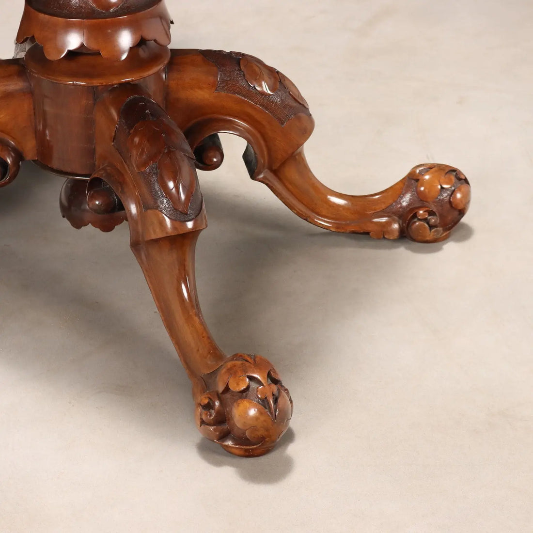 Antique Table Oval Top Mahogany Burl Inlays United Kingdom '800