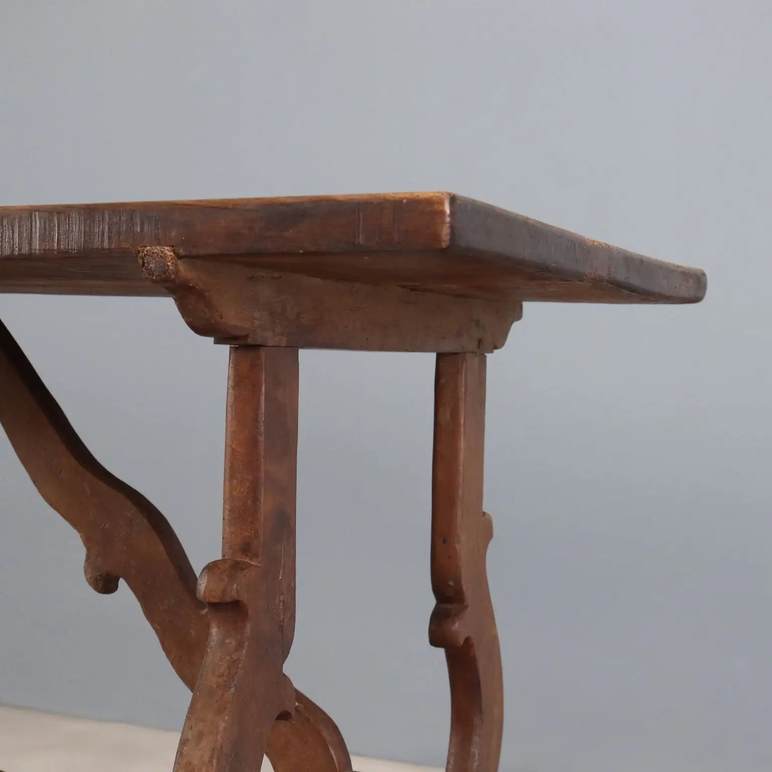 Antique Fratino Table in Walnut - Italy 20th Century