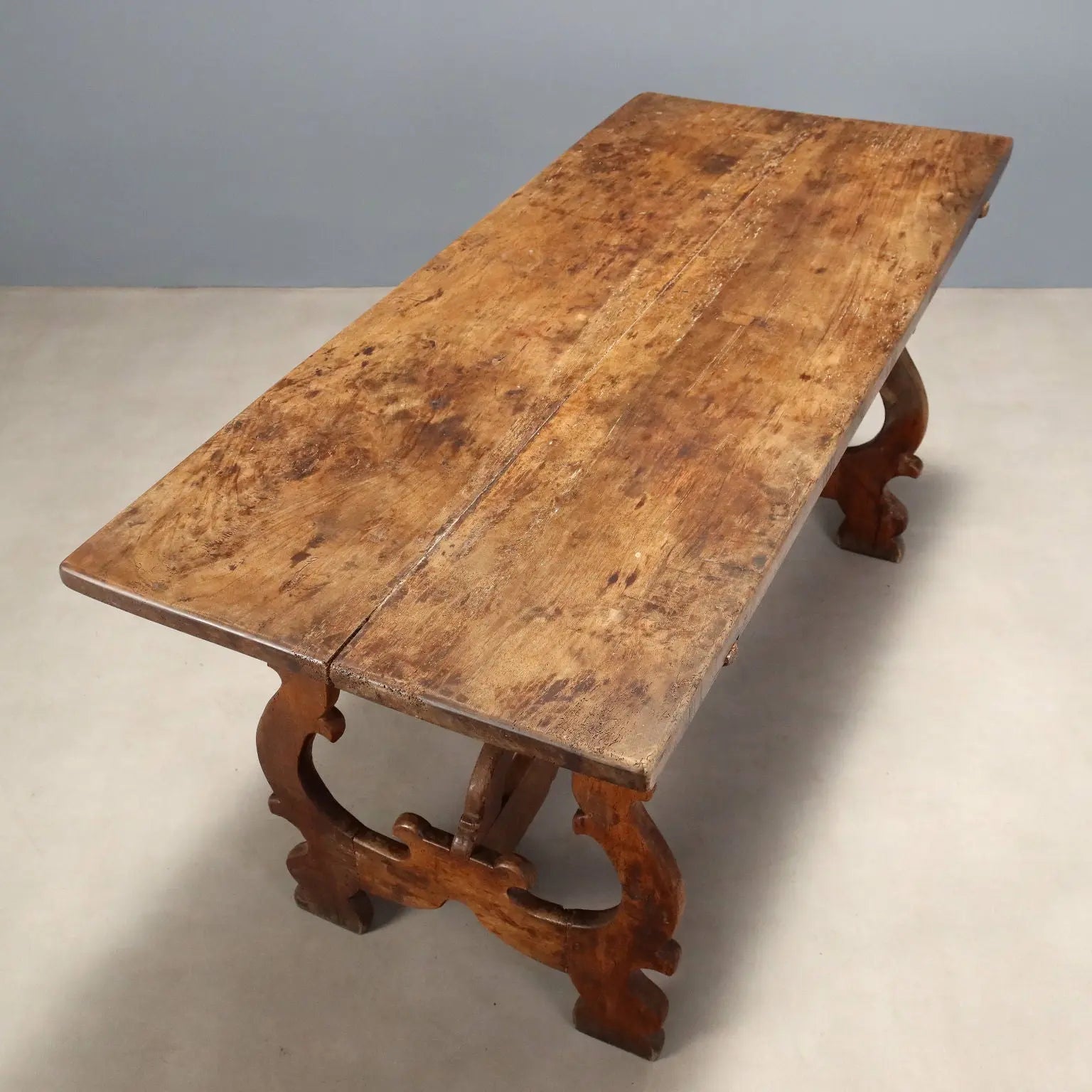 Antique Fratino Table in Walnut - Italy 20th Century