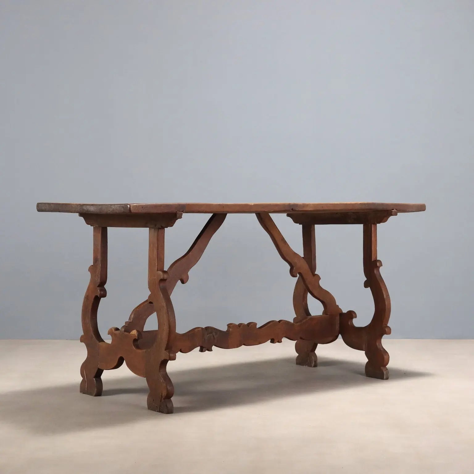 Antique Fratino Table in Walnut - Italy 20th Century