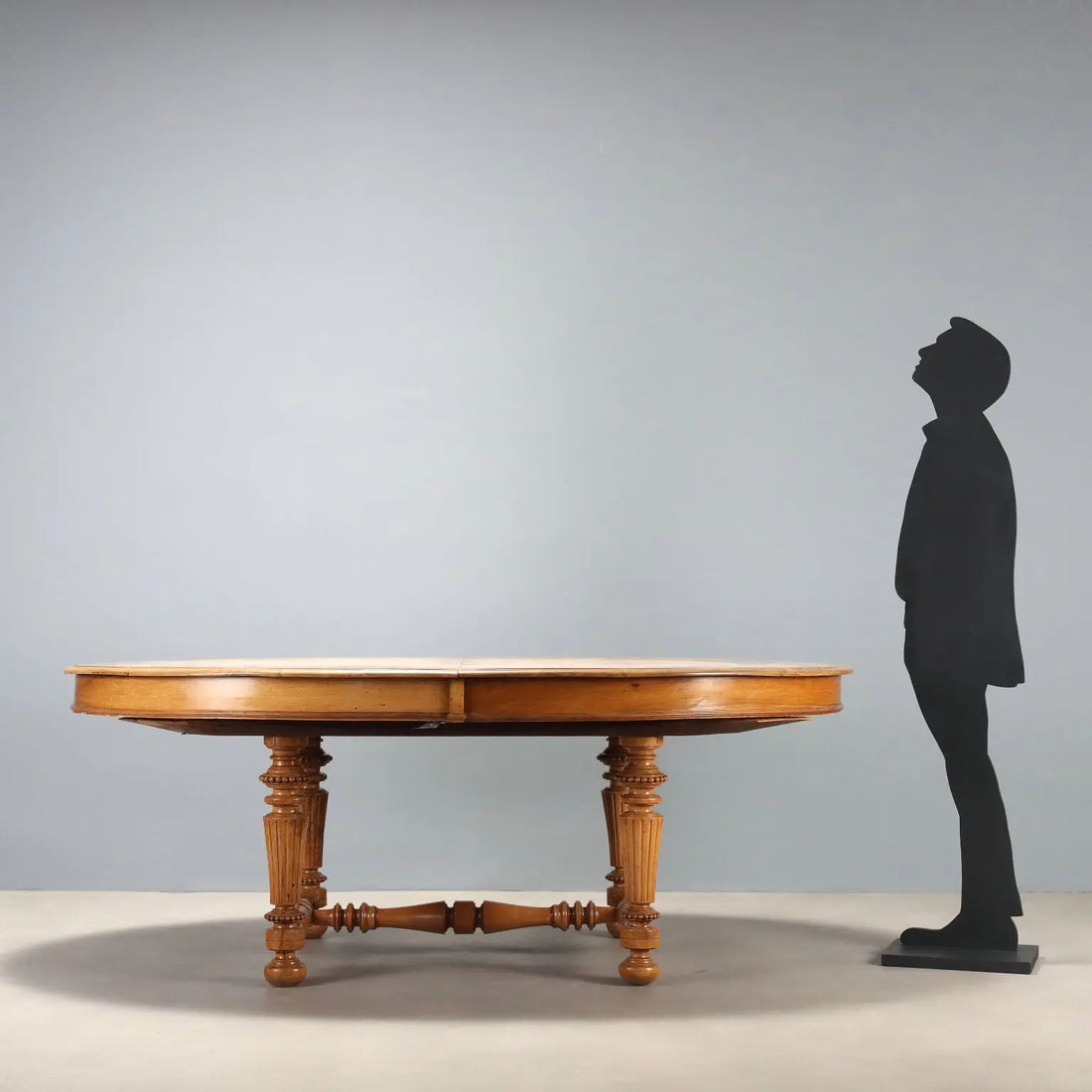 Extendable Walnut Table - Italy 19th Century