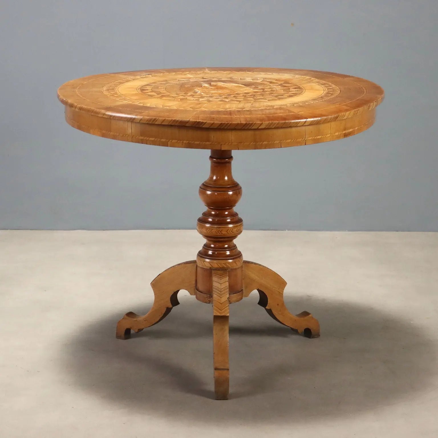 Inlaid Walnut Table - Rolo 19th Century