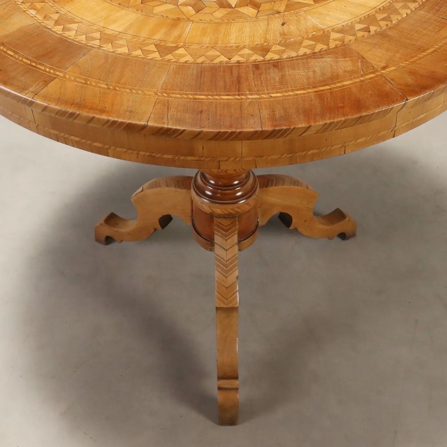 Inlaid Walnut Table - Rolo 19th Century