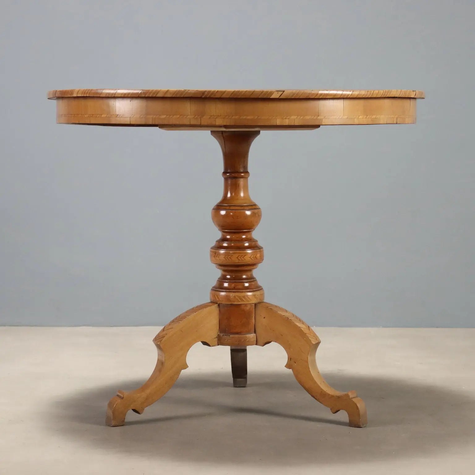 Inlaid Walnut Table - Rolo 19th Century