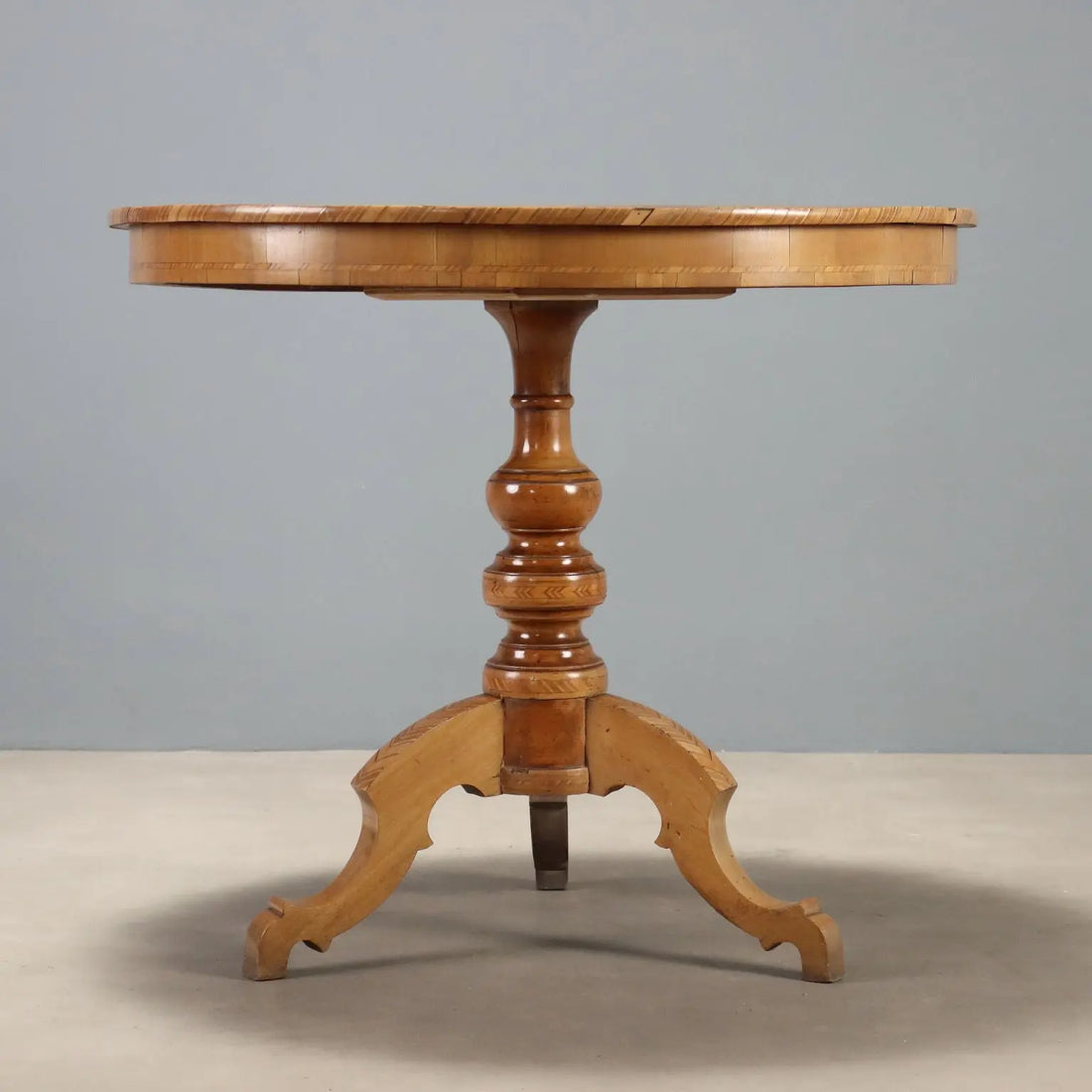 Inlaid Walnut Table - Rolo 19th Century