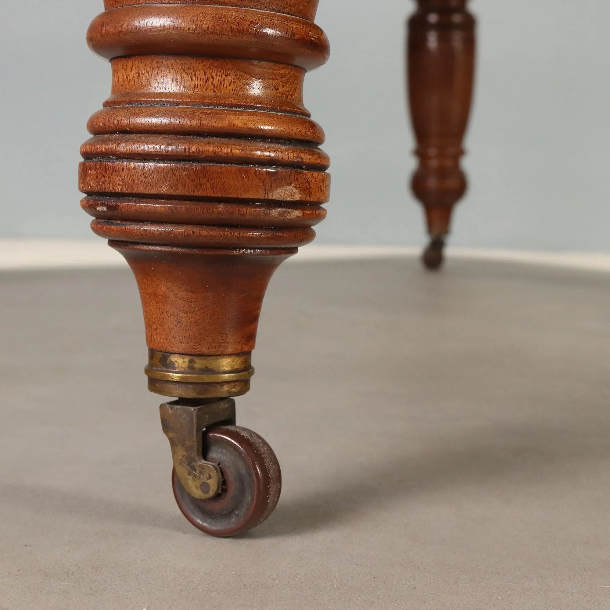 Antique Extendable Table Mahogany Crank Mechanism United Kingdom