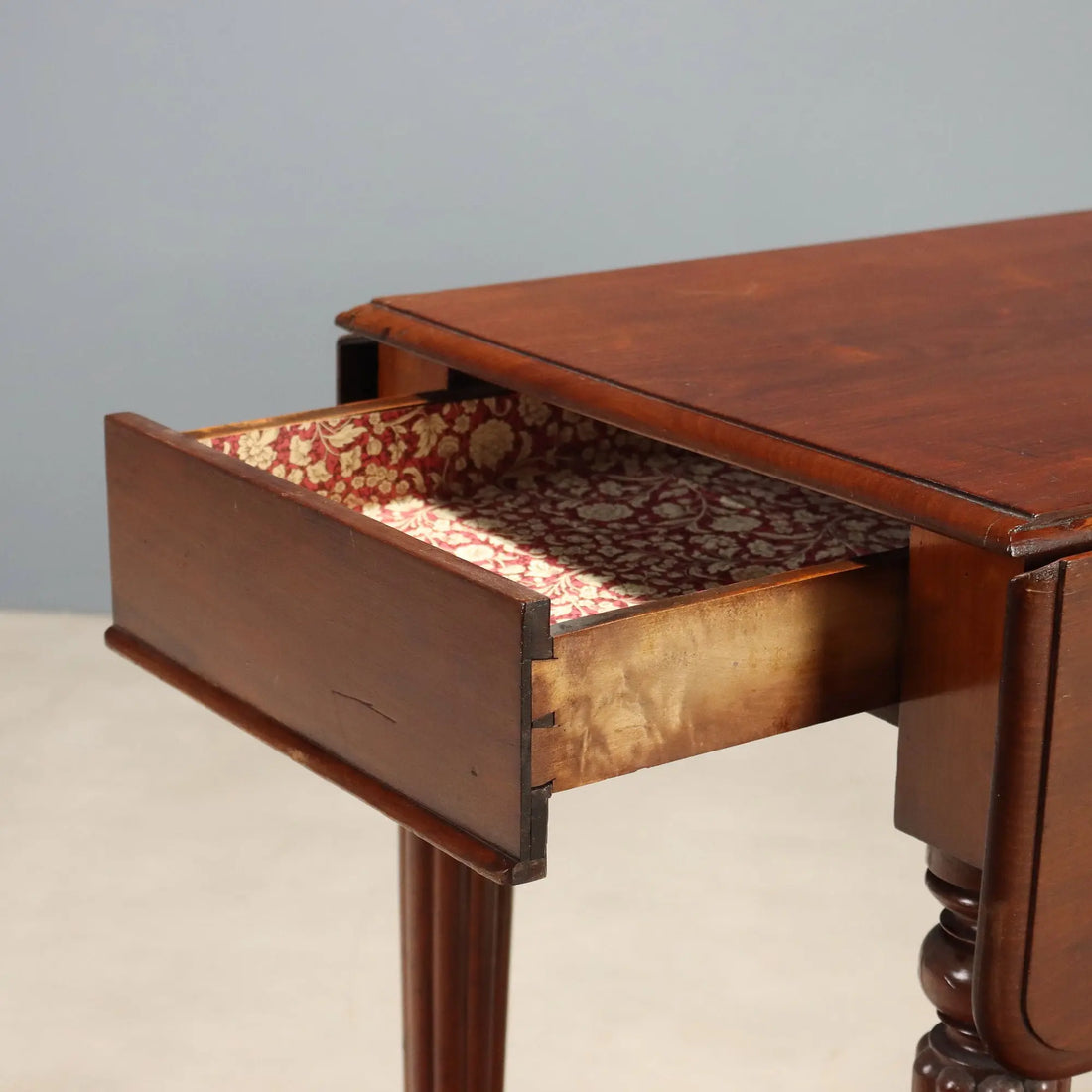 Small Antique Table Mahogany United Kingdom XIX Century