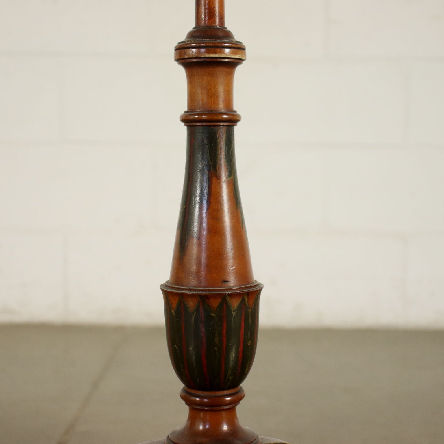  | Antiques  Side & Coffee Tables