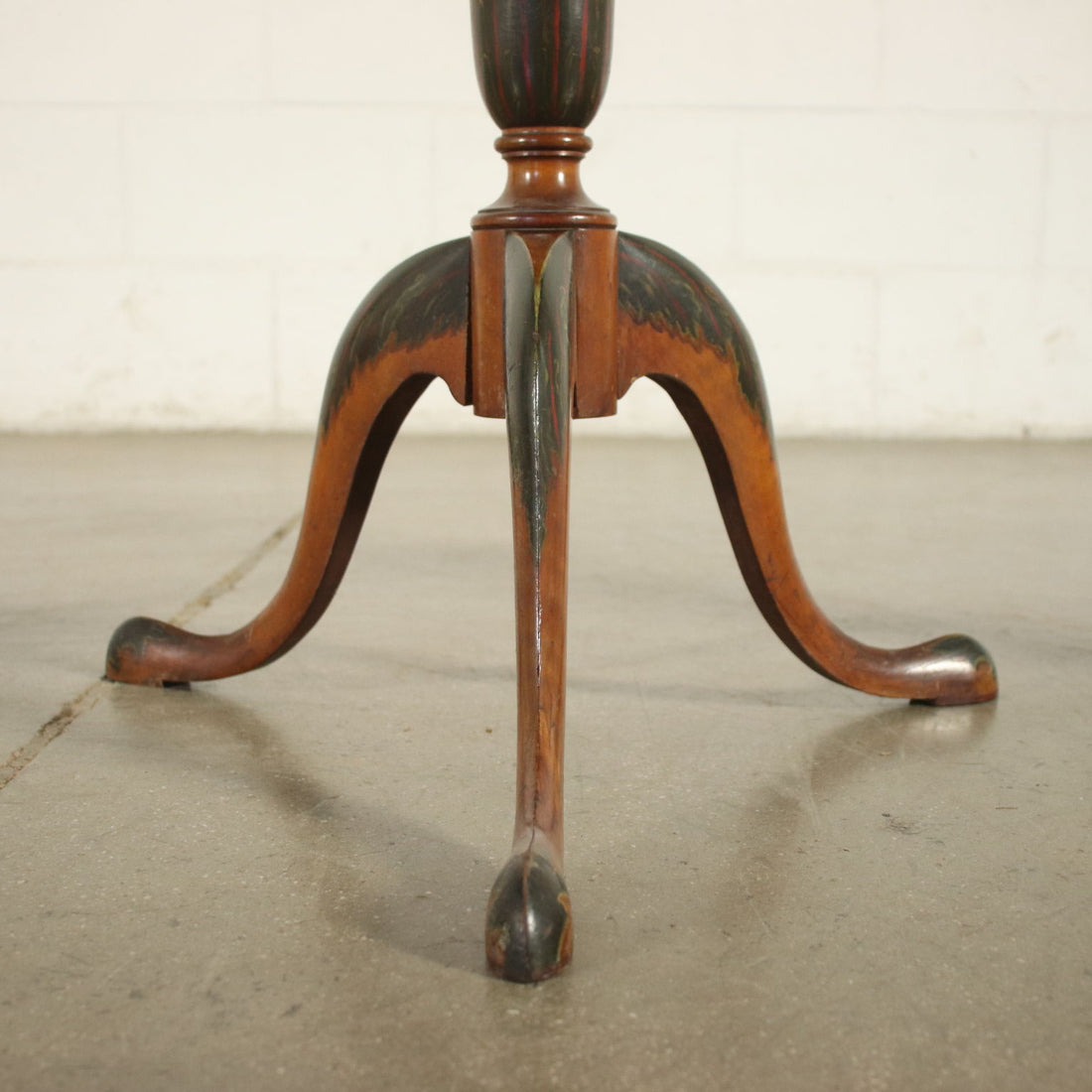  | Antiques  Side & Coffee Tables