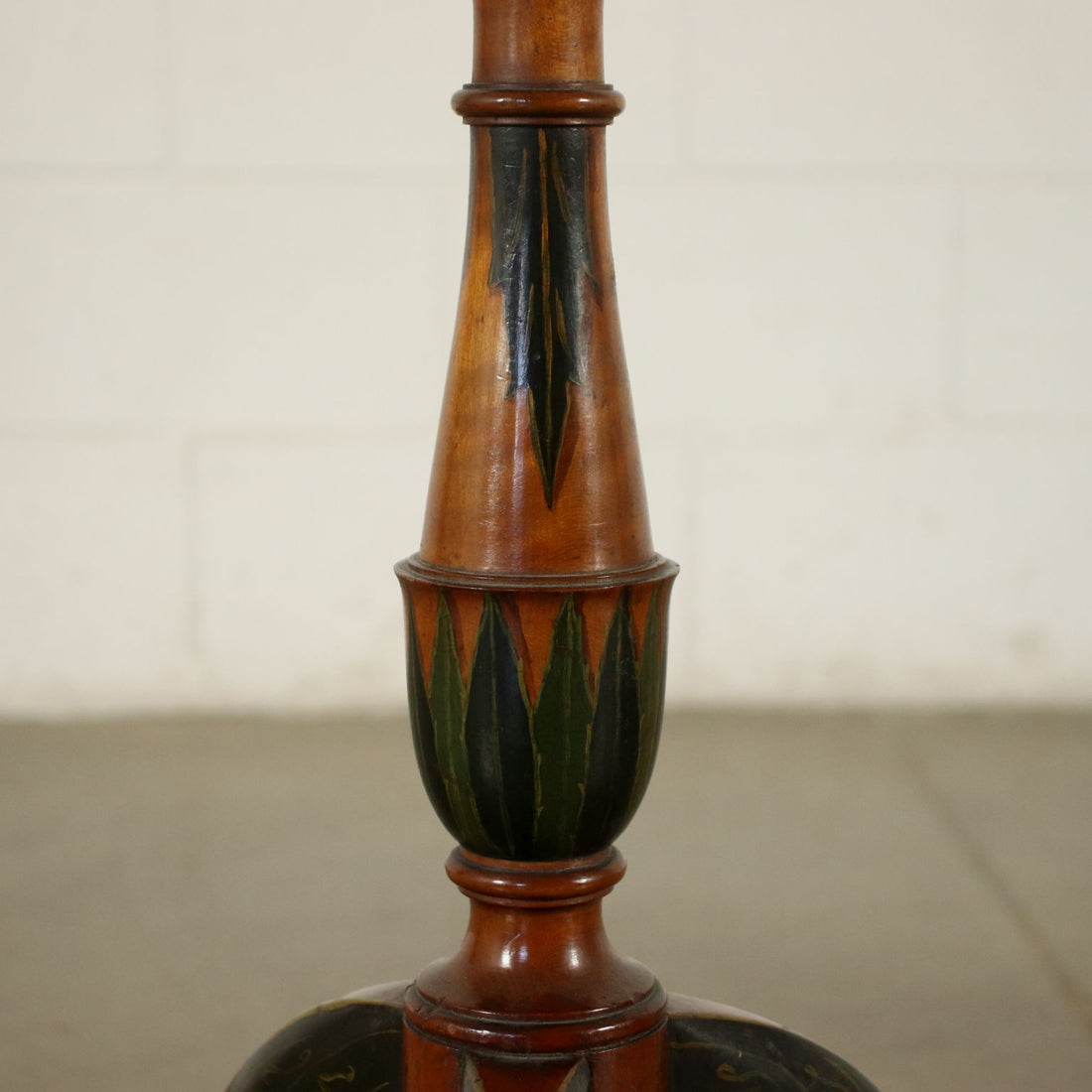  | Antiques  Side & Coffee Tables