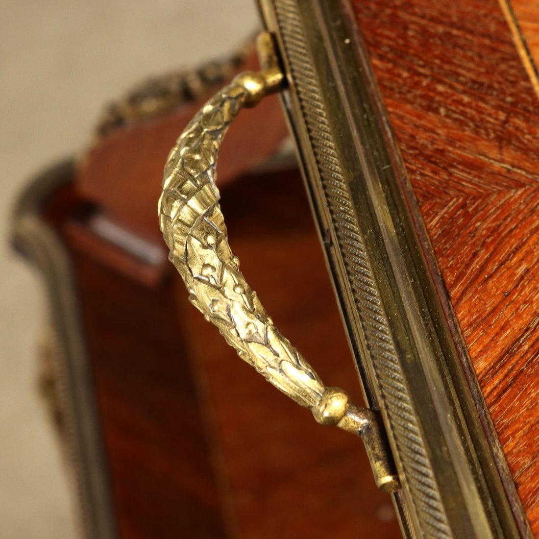  | Antiques  Side & Coffee Tables