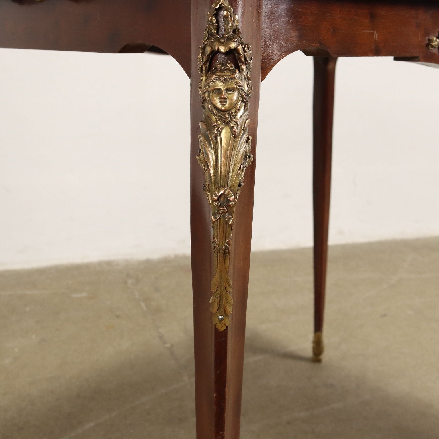  | Antiques  Side & Coffee Tables