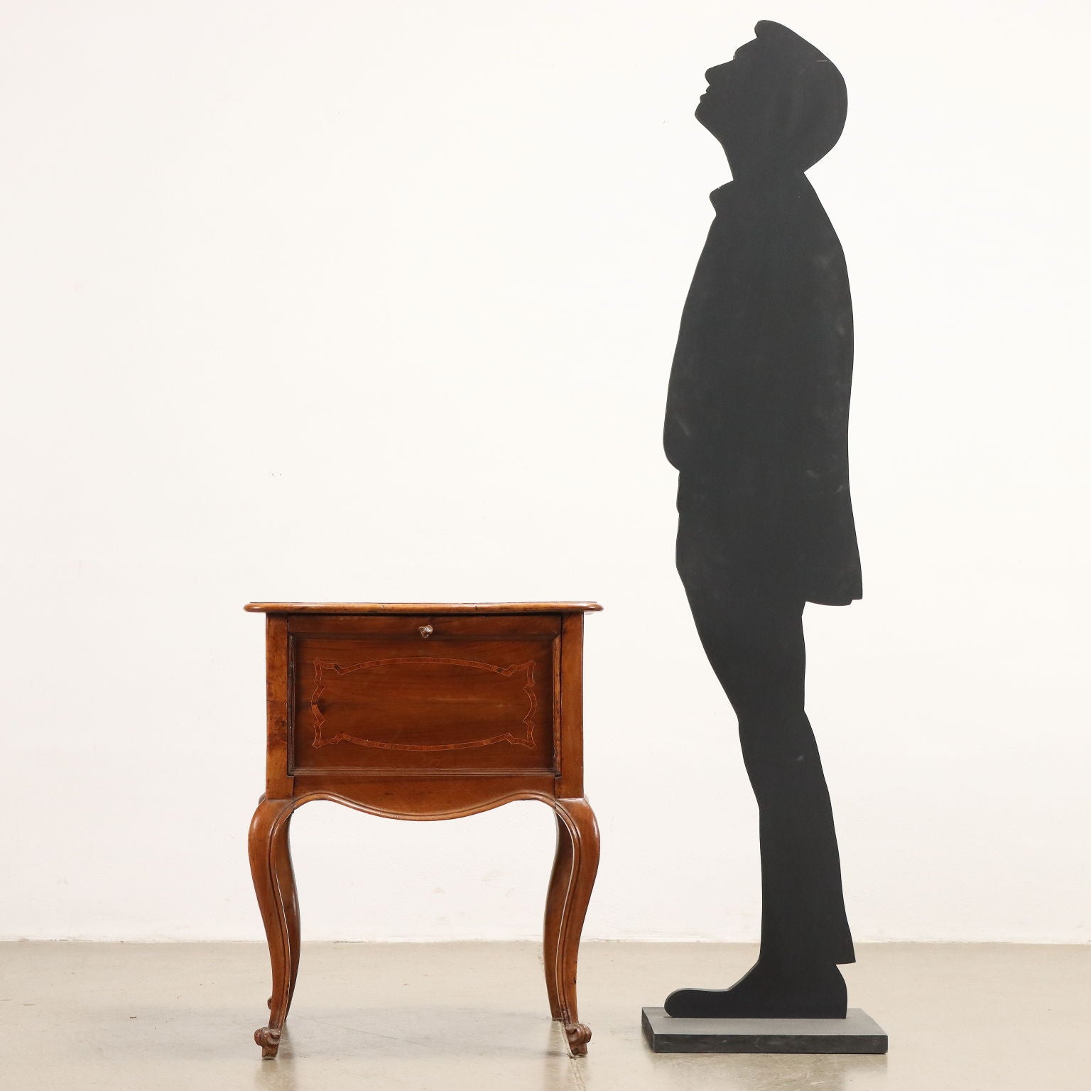  | Antiques  Side & Coffee Tables