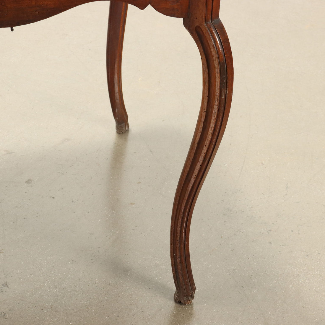  | Antiques  Side & Coffee Tables