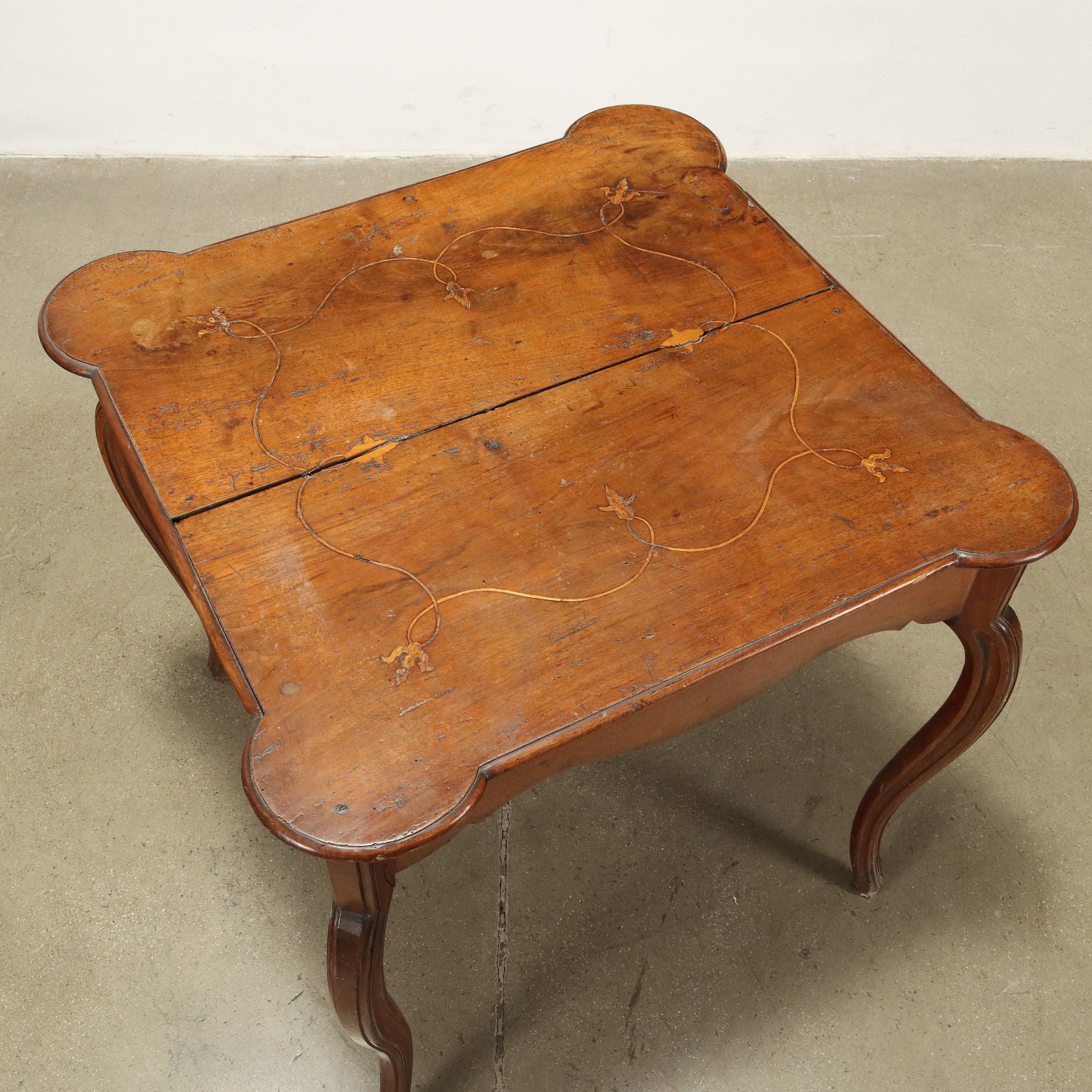  | Antiques  Side & Coffee Tables