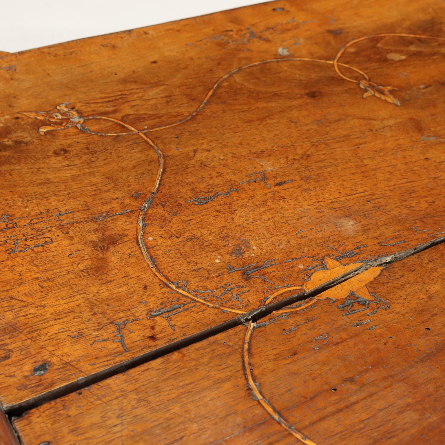  | Antiques  Side & Coffee Tables