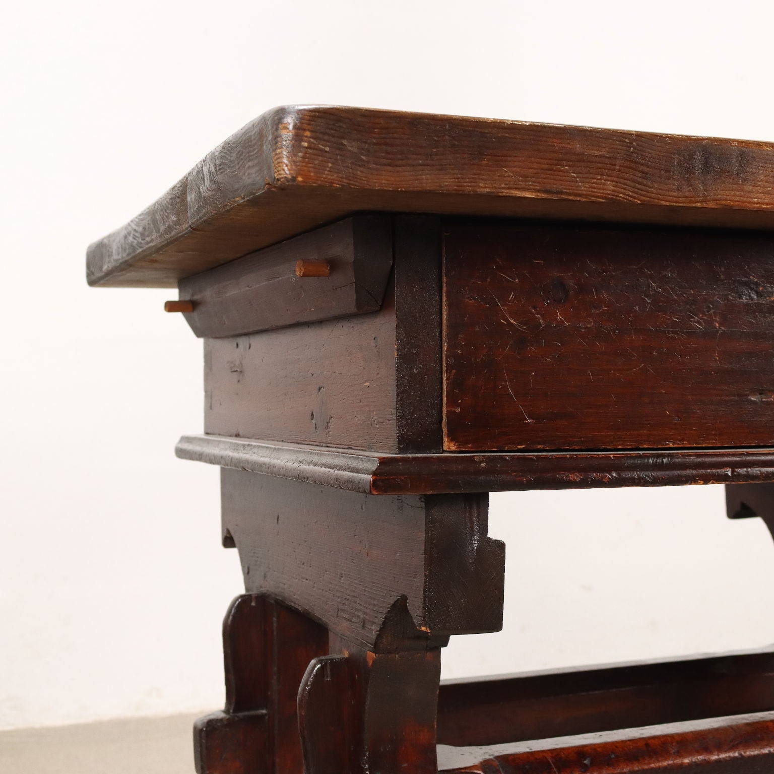  | Antiques  Side & Coffee Tables