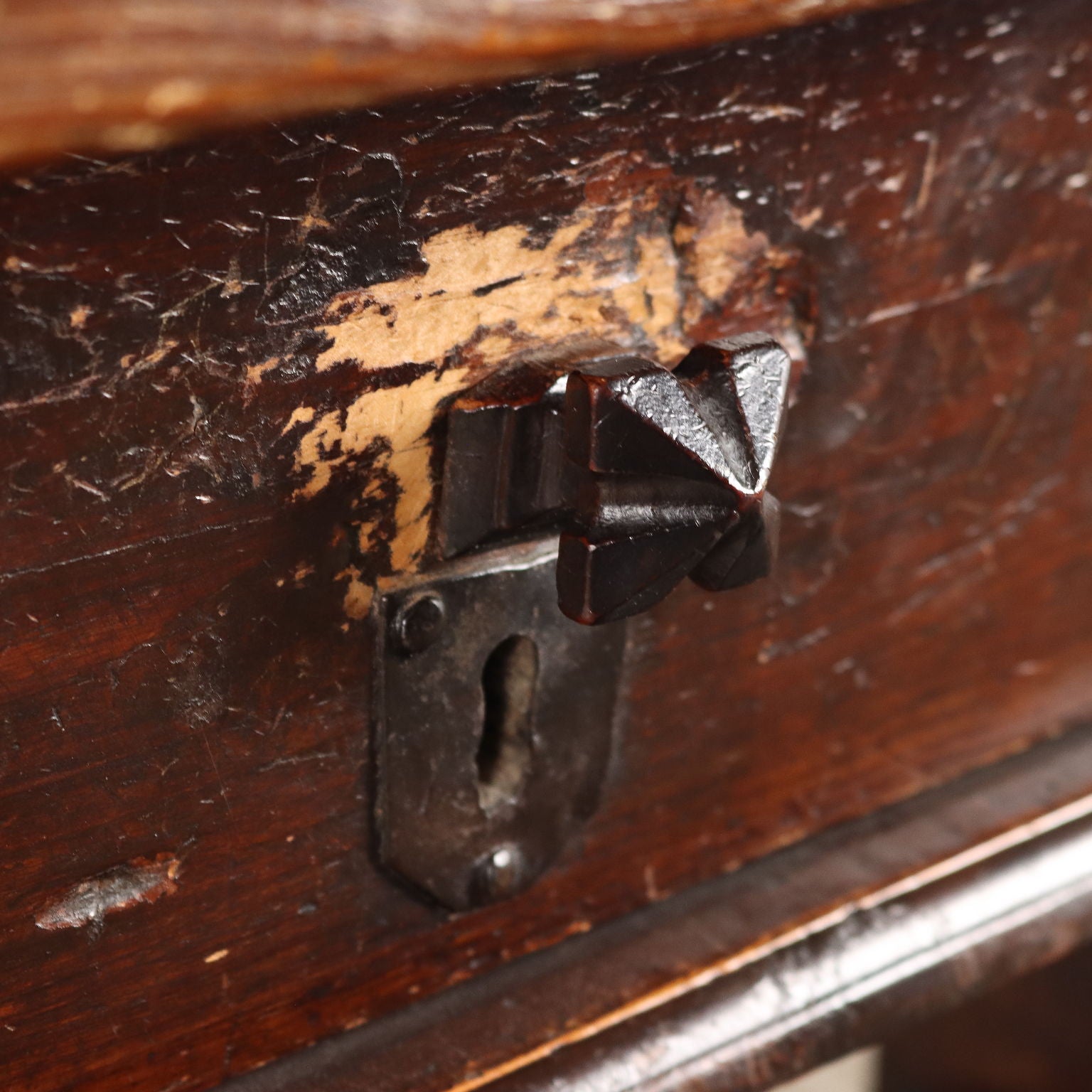  | Antiques  Side & Coffee Tables