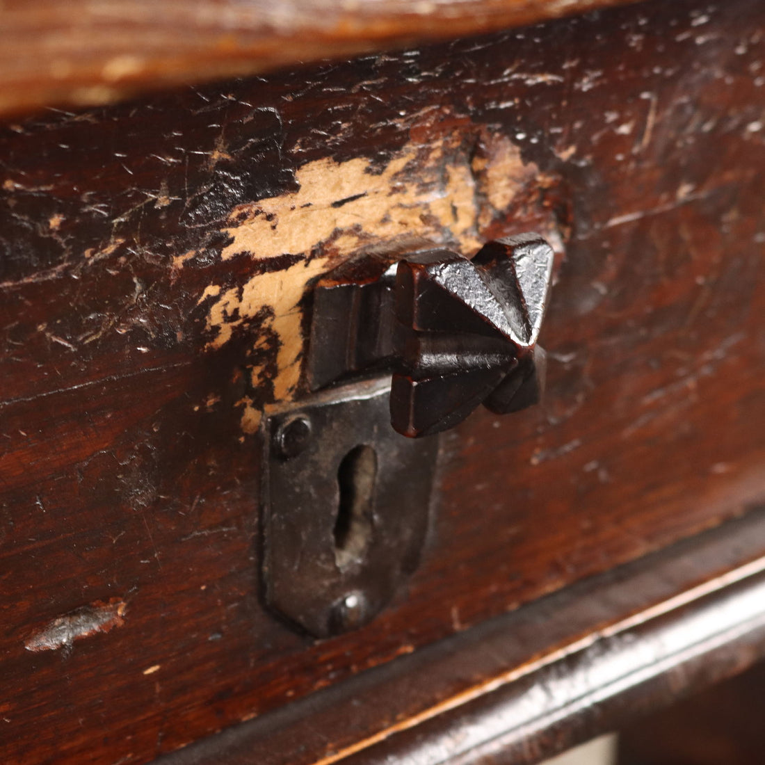  | Antiques  Side & Coffee Tables