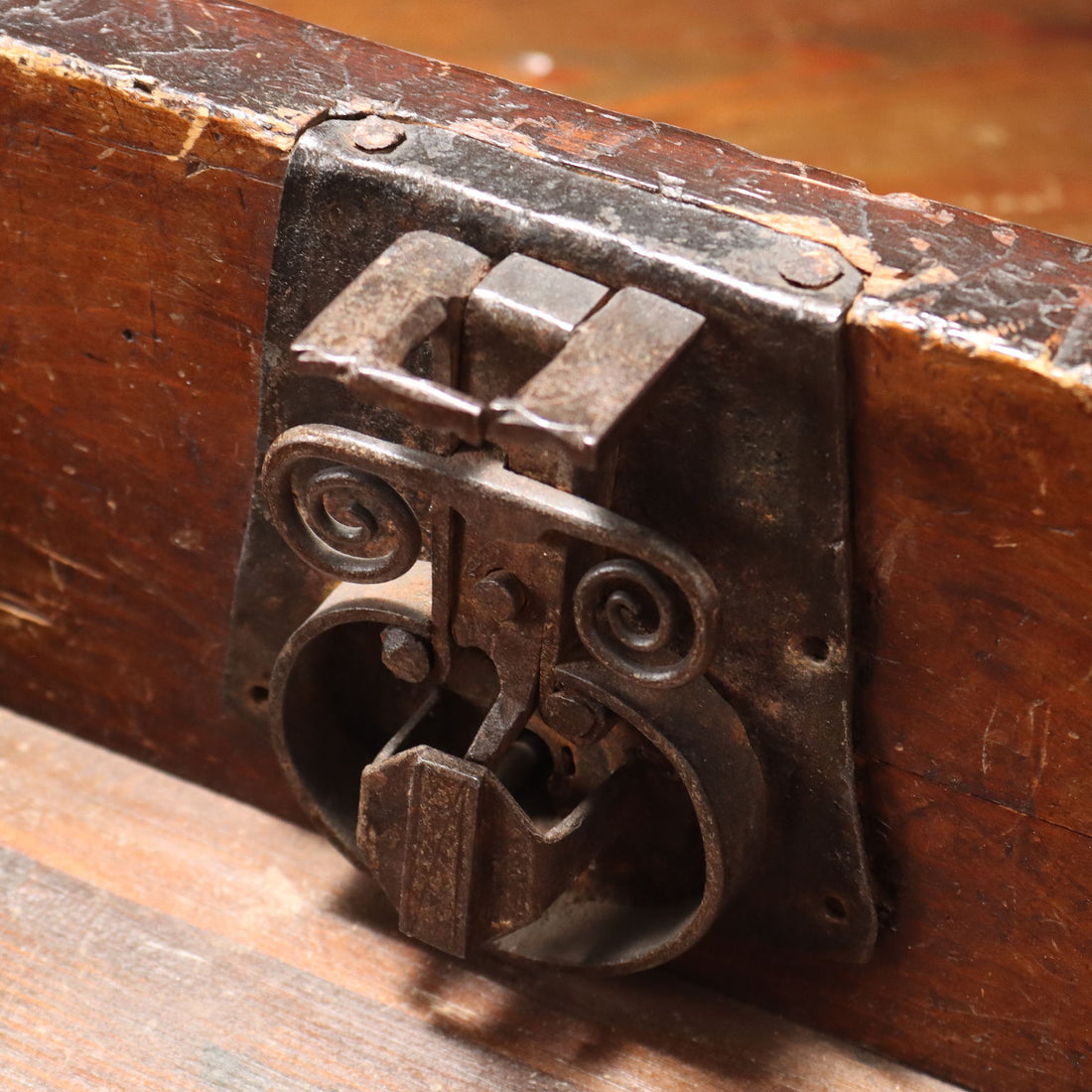  | Antiques  Side & Coffee Tables