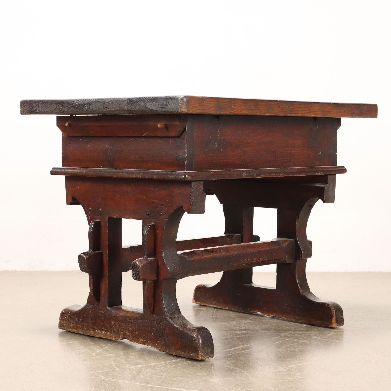  | Antiques  Side & Coffee Tables