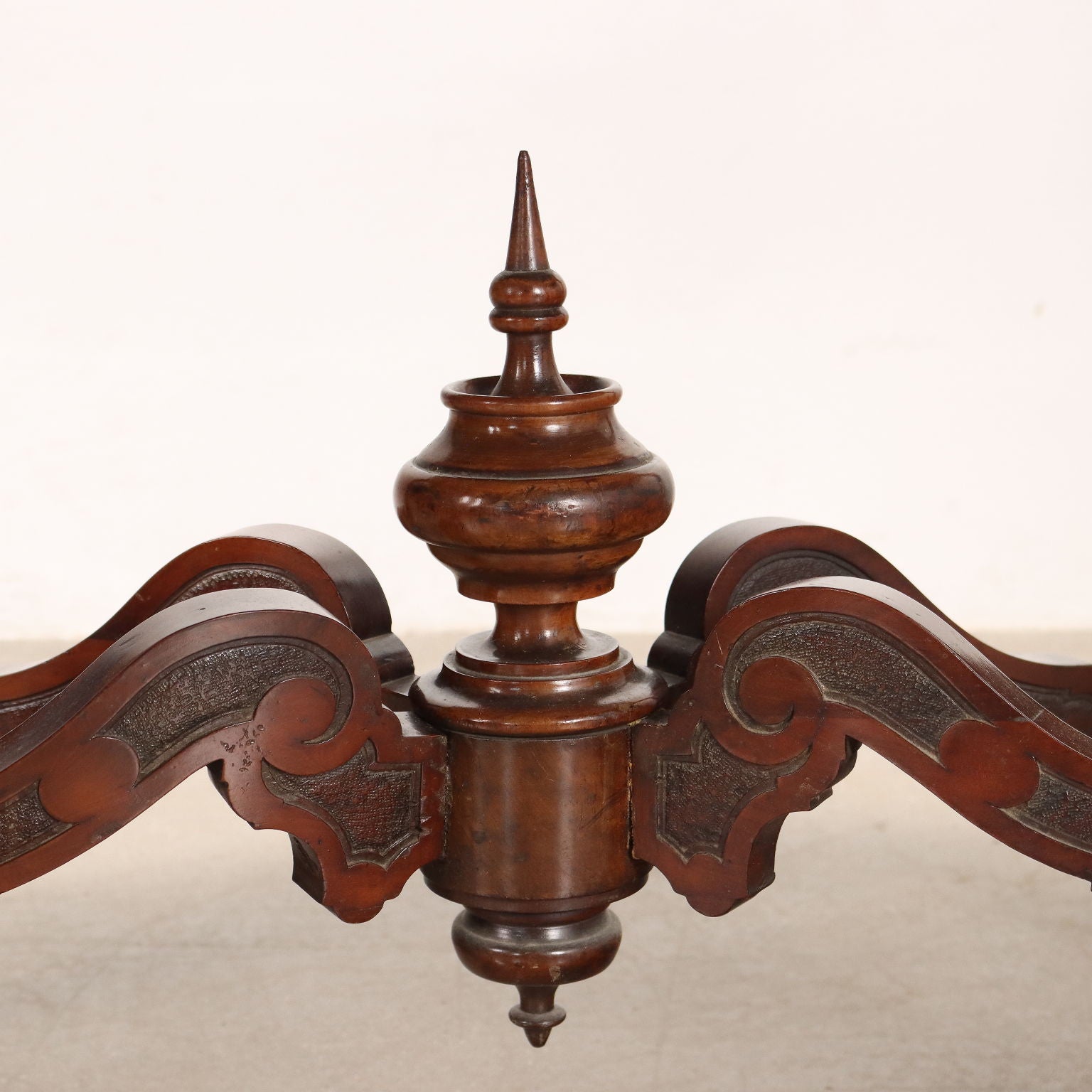  | Antiques  Side & Coffee Tables