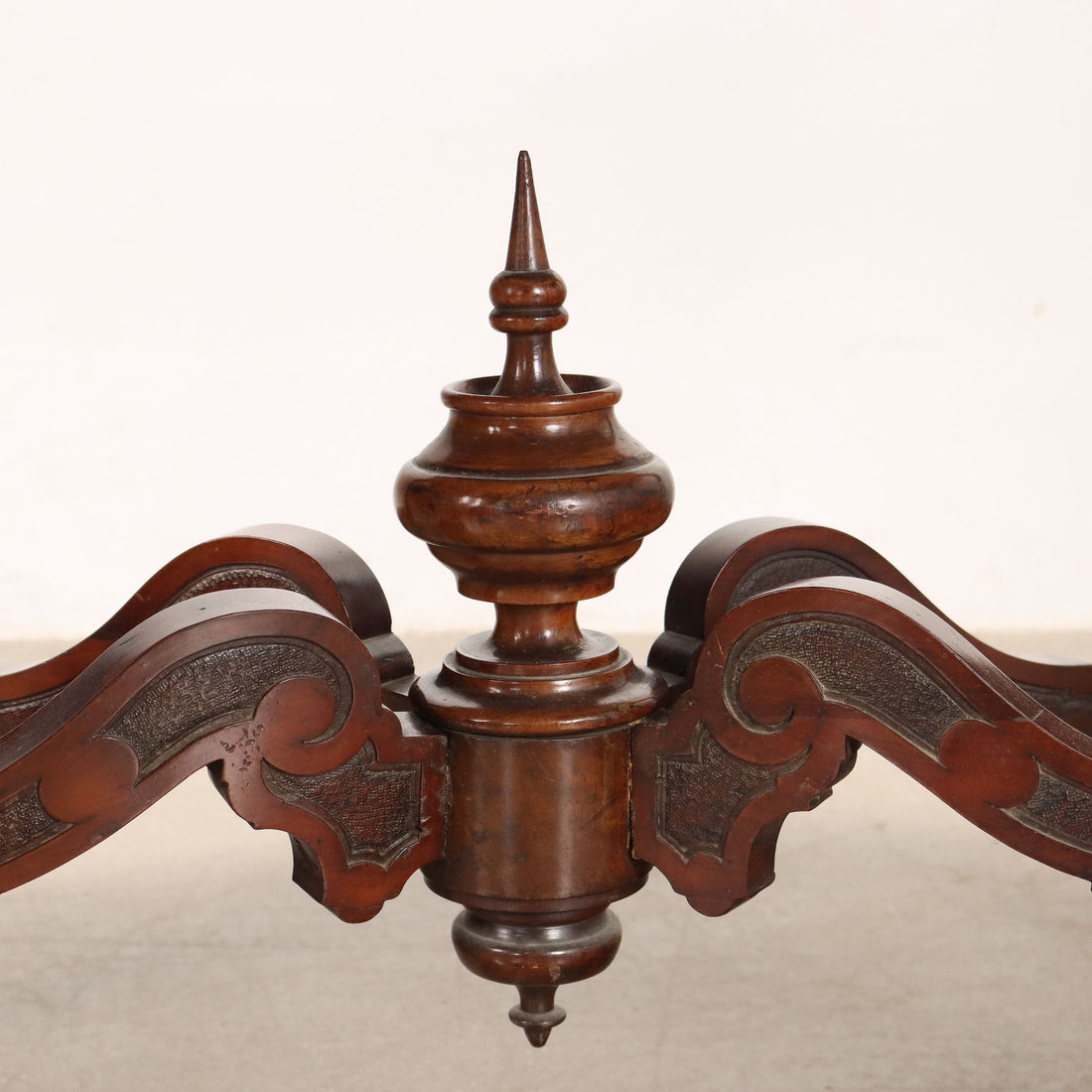  | Antiques  Side & Coffee Tables